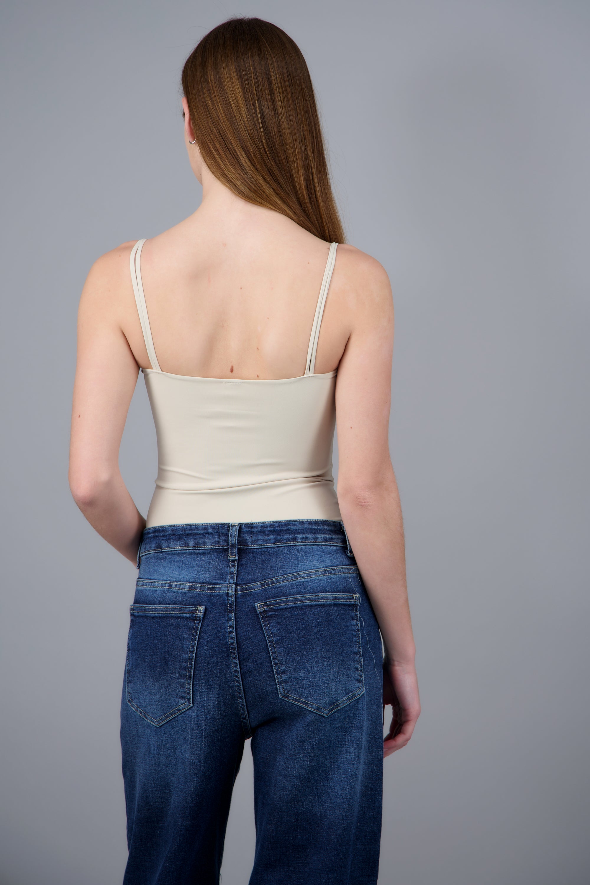 bodysuit escote recto detalle metálico HUESO