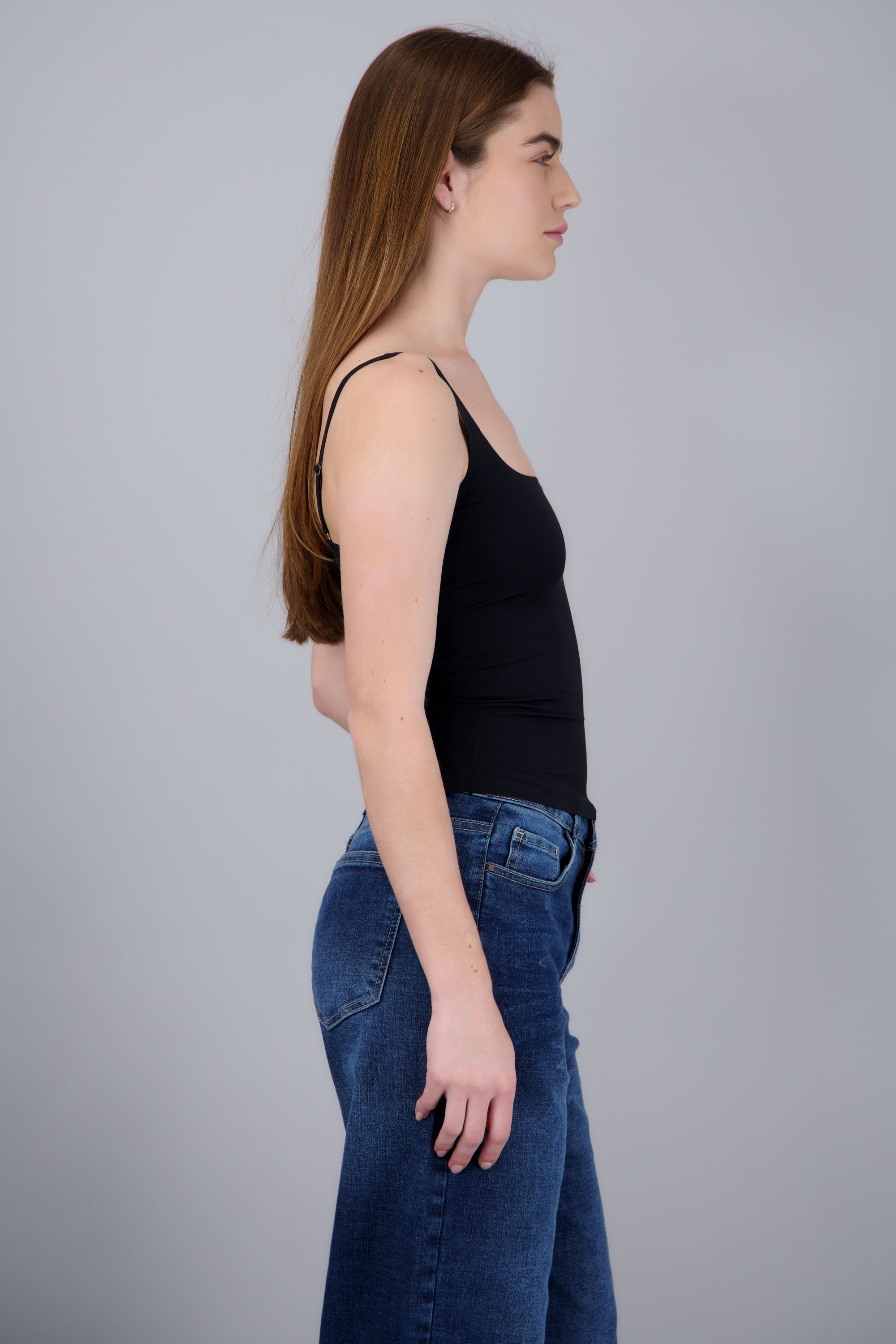 top básico slim corte recto NEGRO