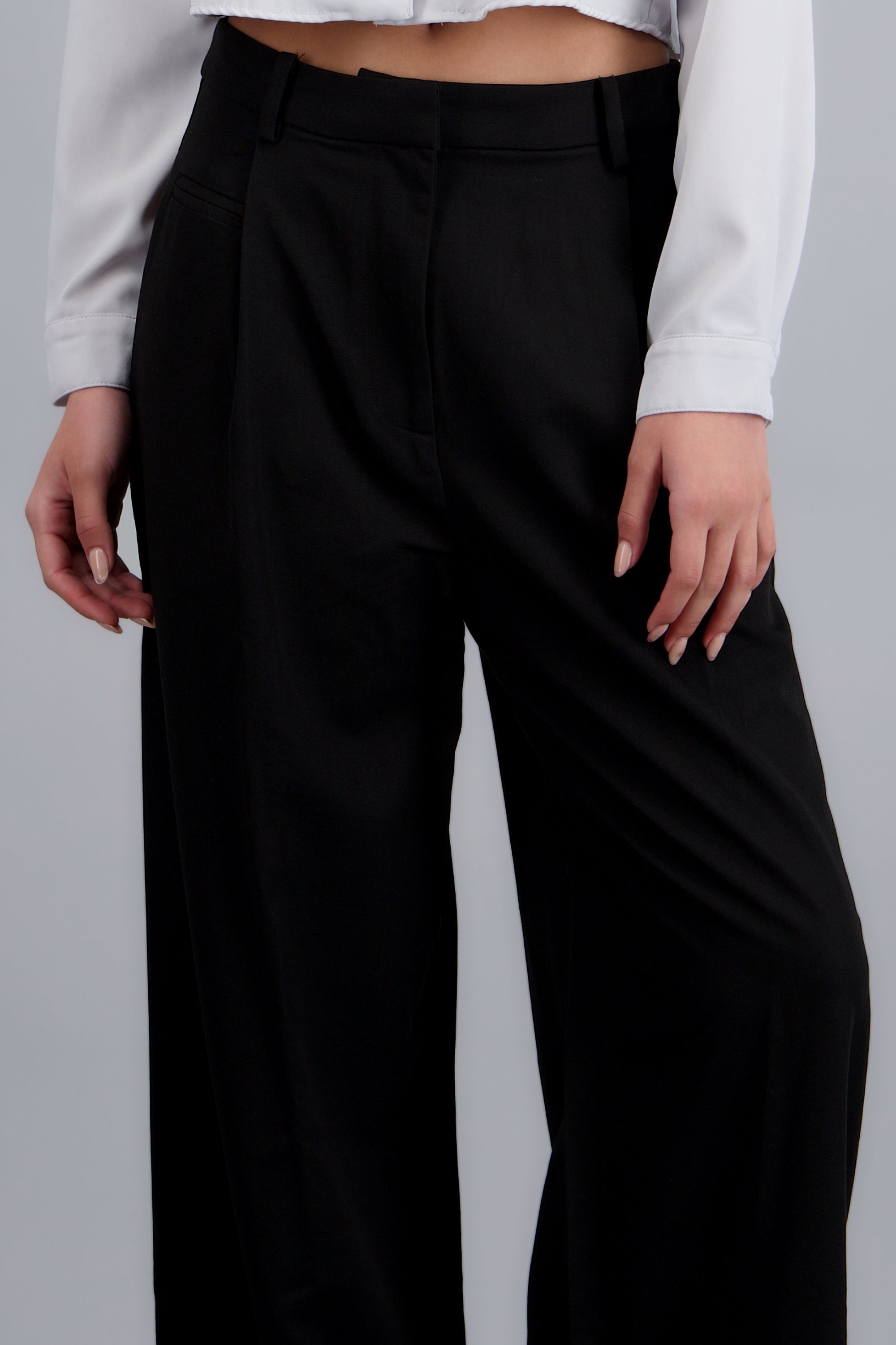 Pantalon liso pinzas NEGRO