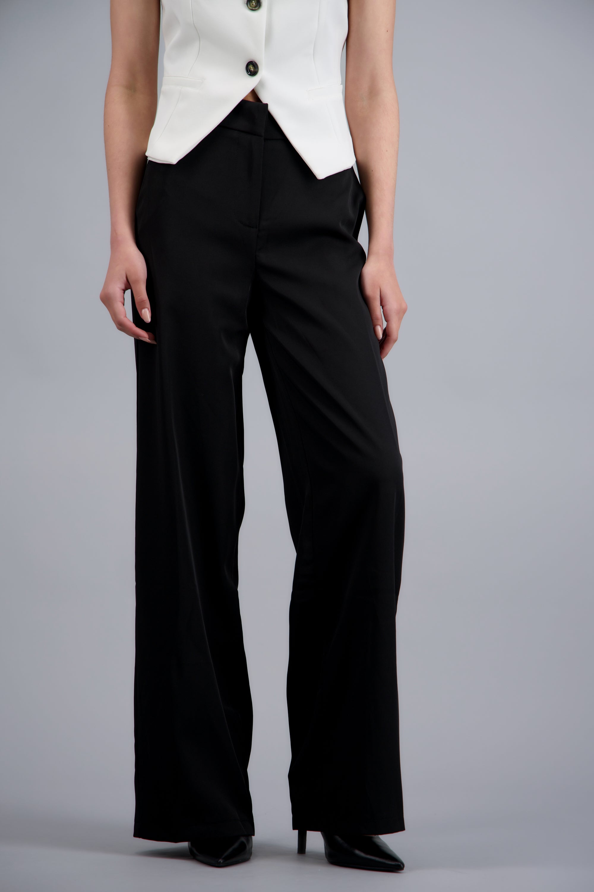 Pantalon liso basico NEGRO