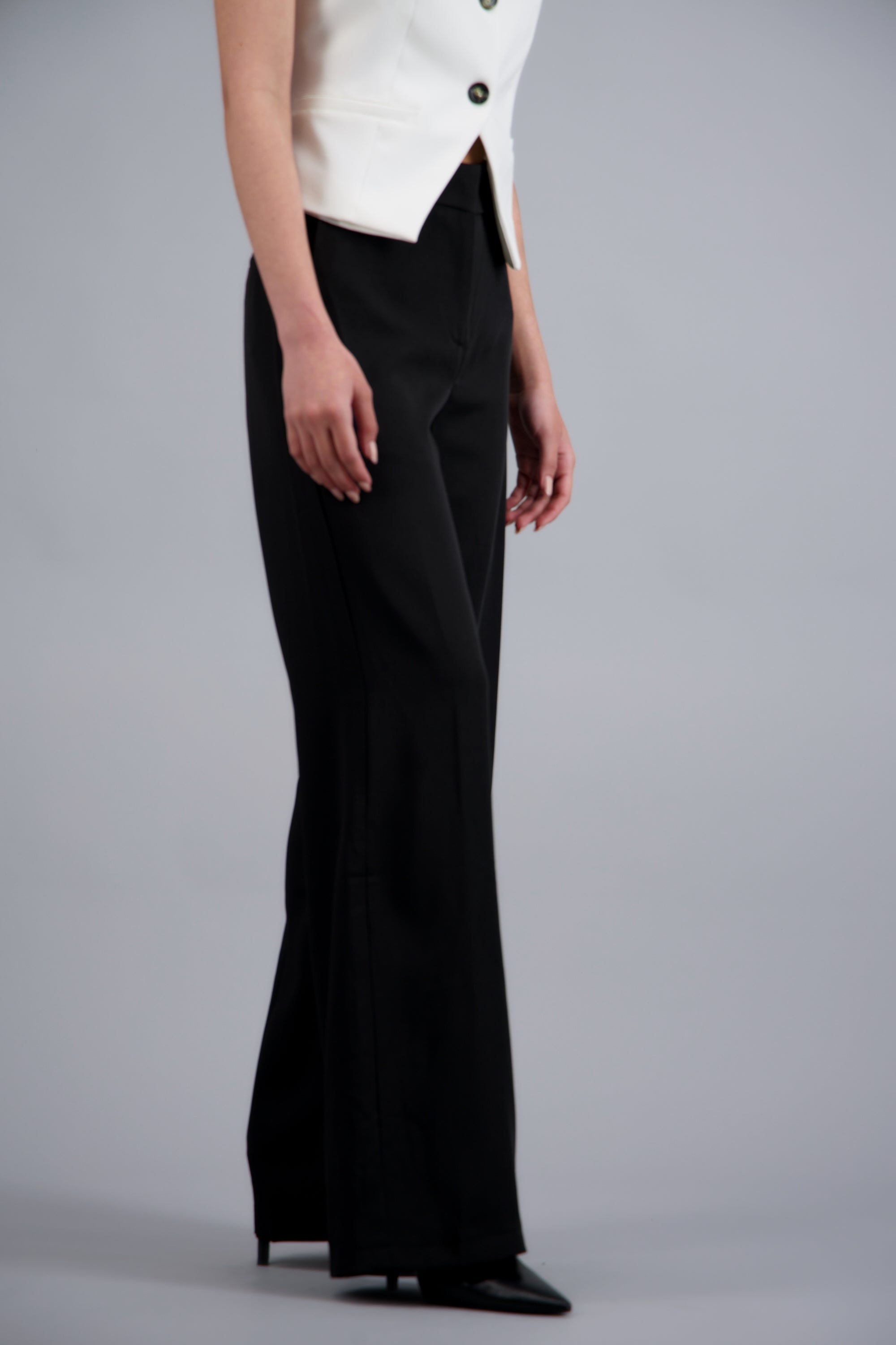 Pantalon liso basico NEGRO