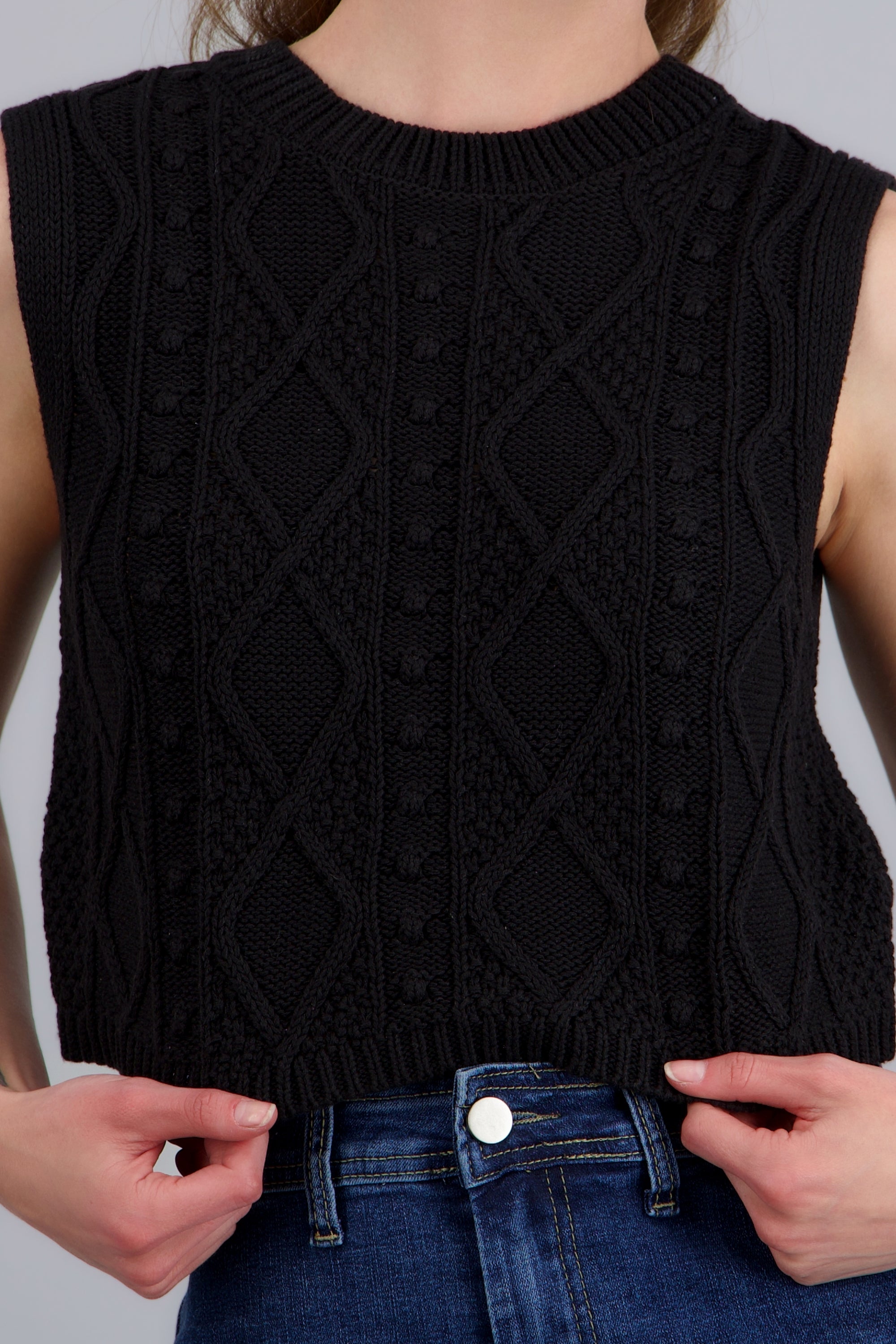 Chaleco tejido detalle bordado NEGRO
