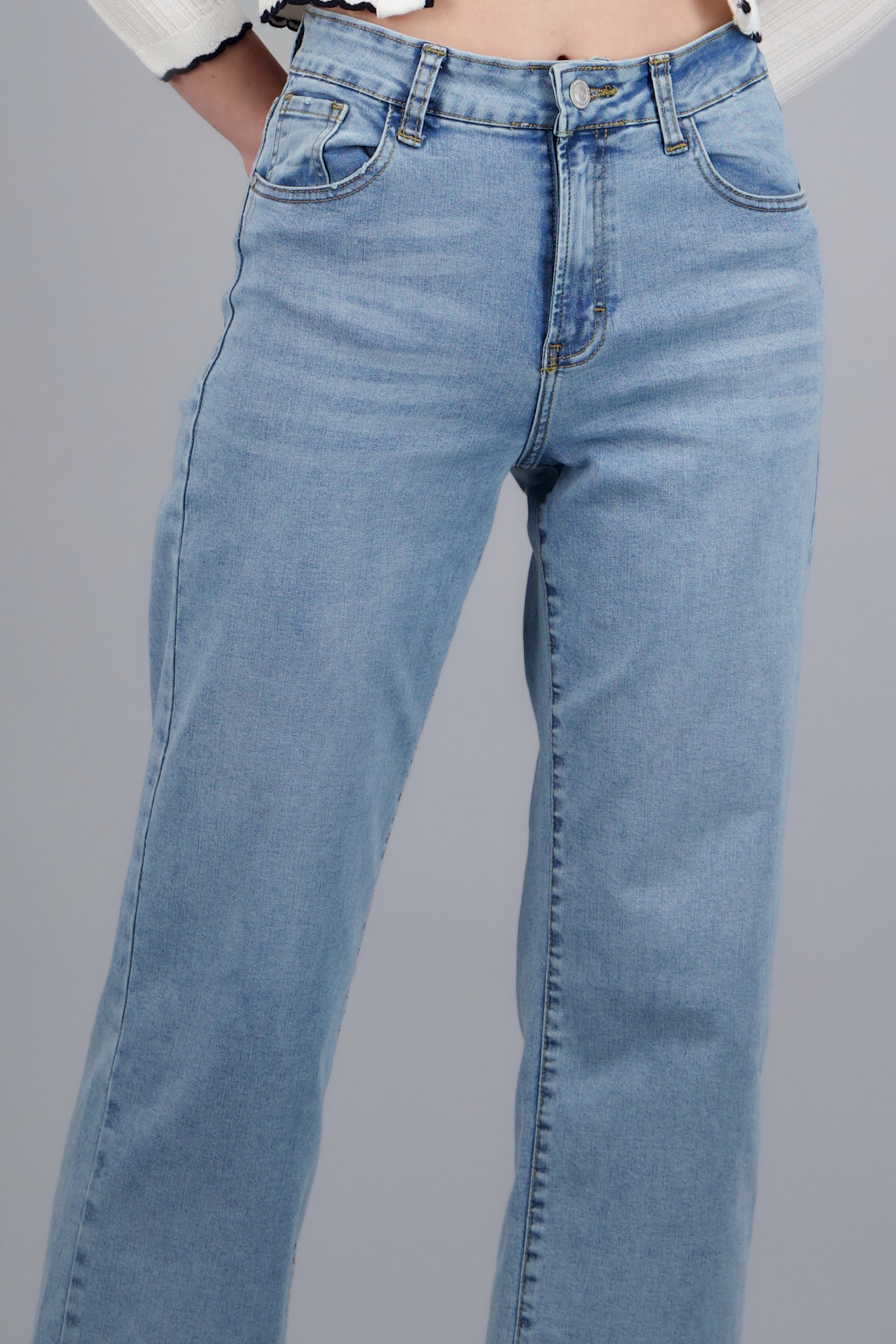 Jeans cropped amplio LIGHT WASH