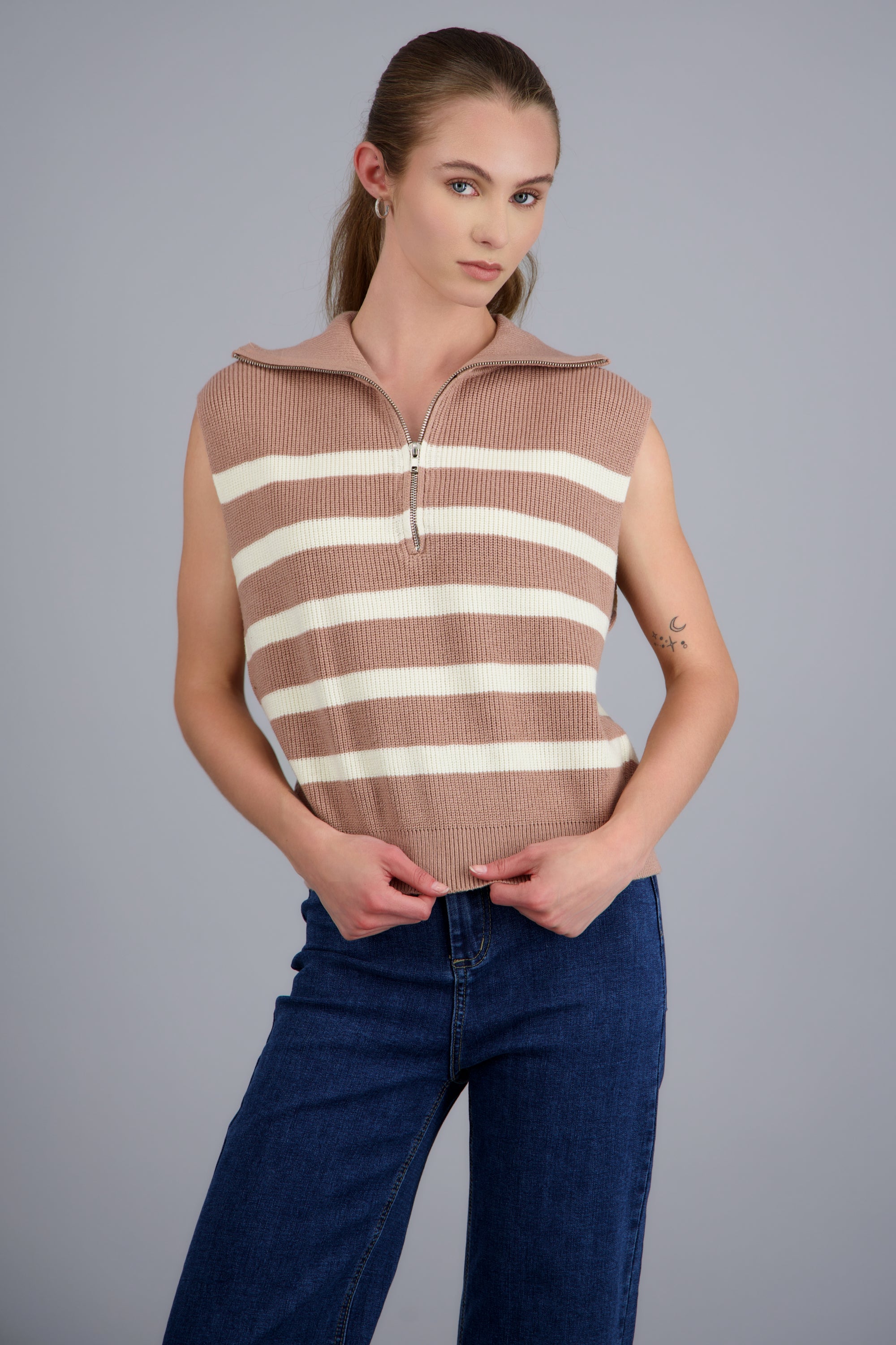 Chaleco tejido rayas detalle cierre KHAKI COMBO