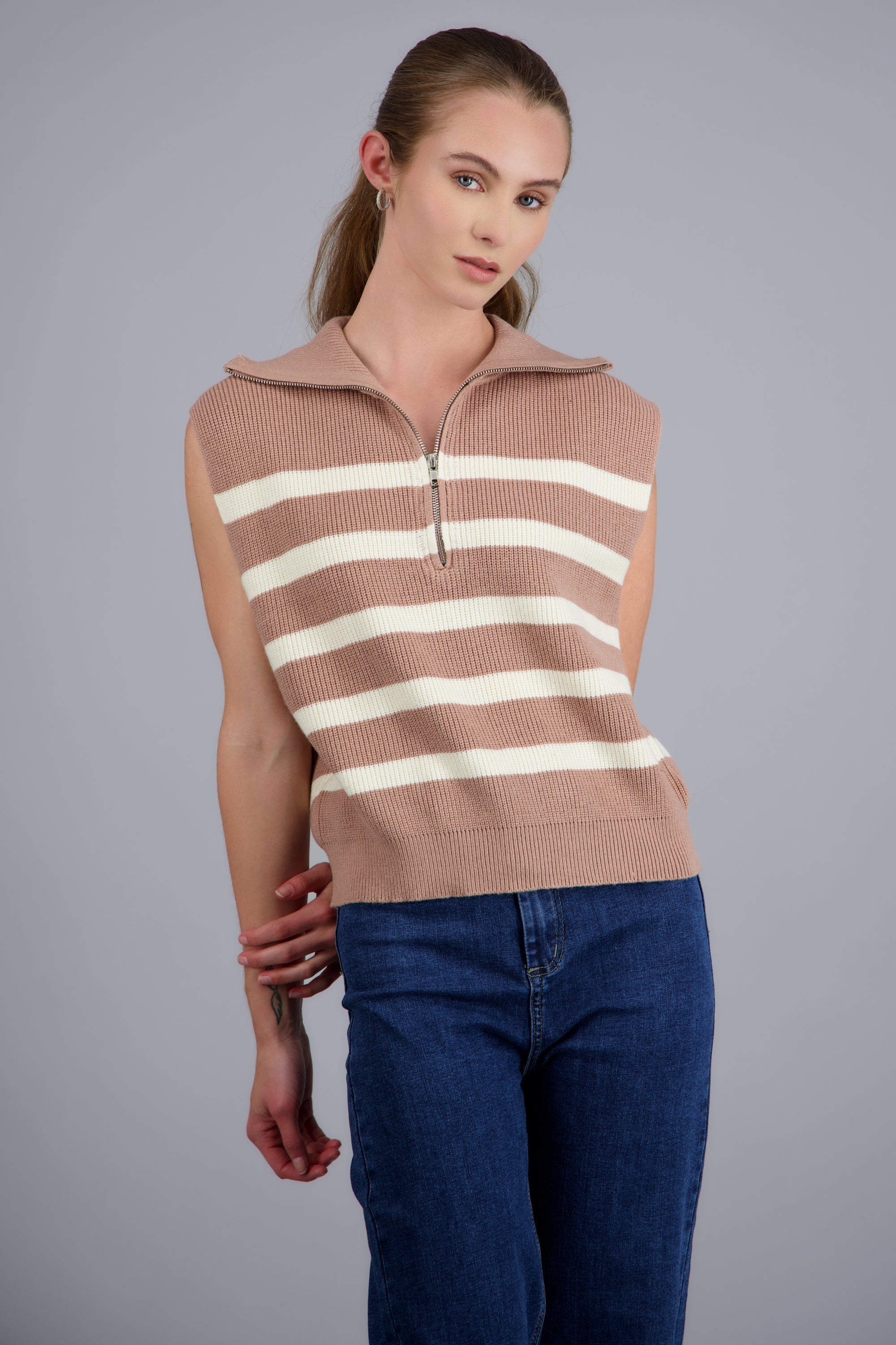 Chaleco tejido rayas detalle cierre KHAKI COMBO