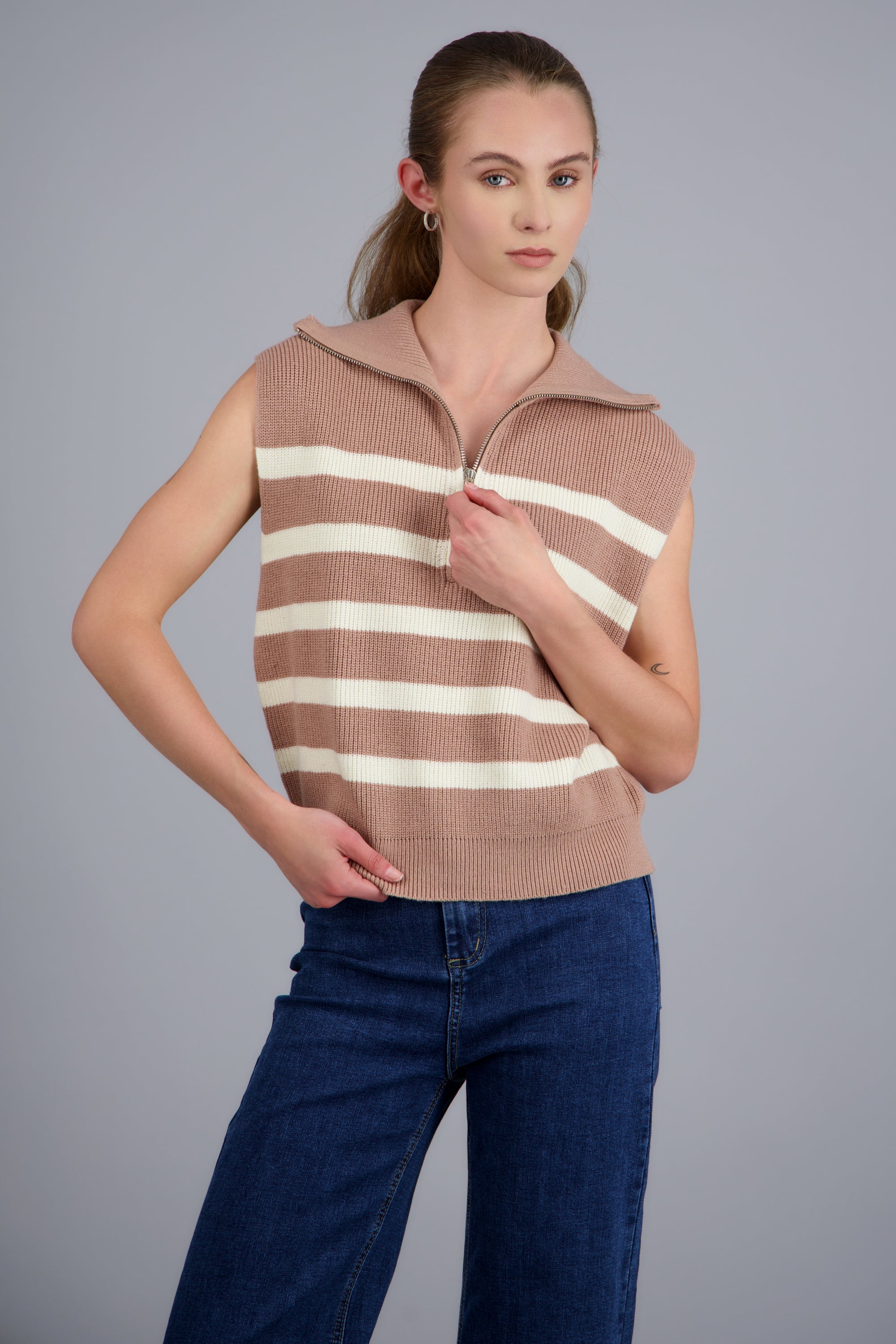 Chaleco tejido rayas detalle cierre KHAKI COMBO