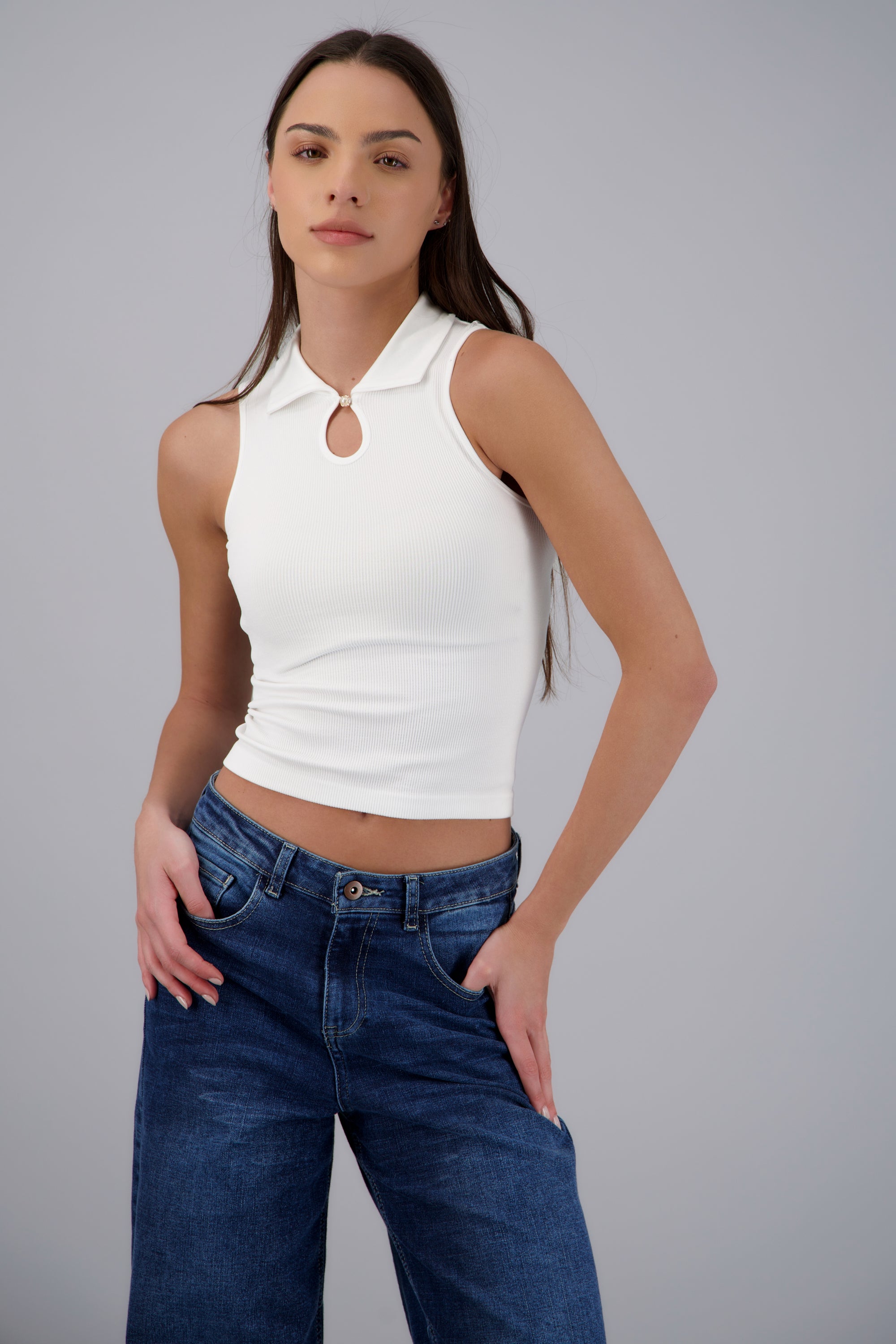 top cuello polo detalle perla BLANCO