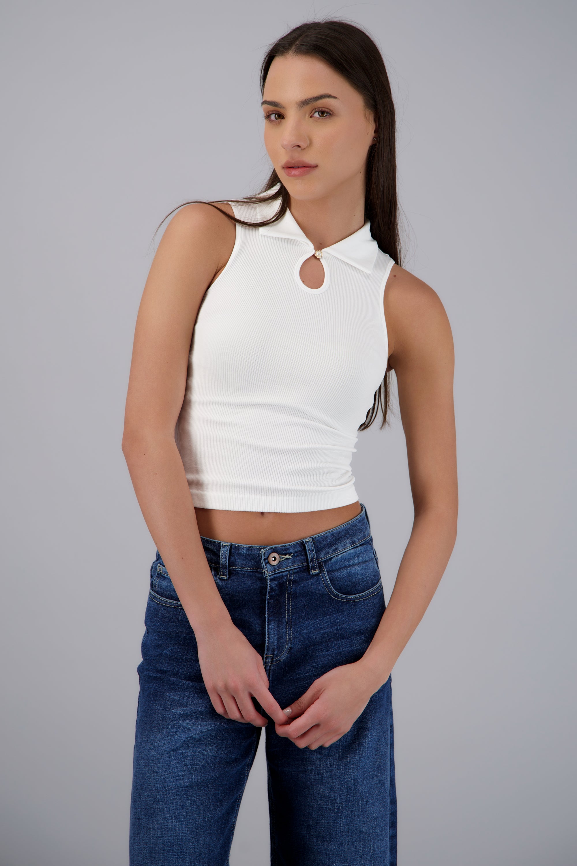 top cuello polo detalle perla BLANCO