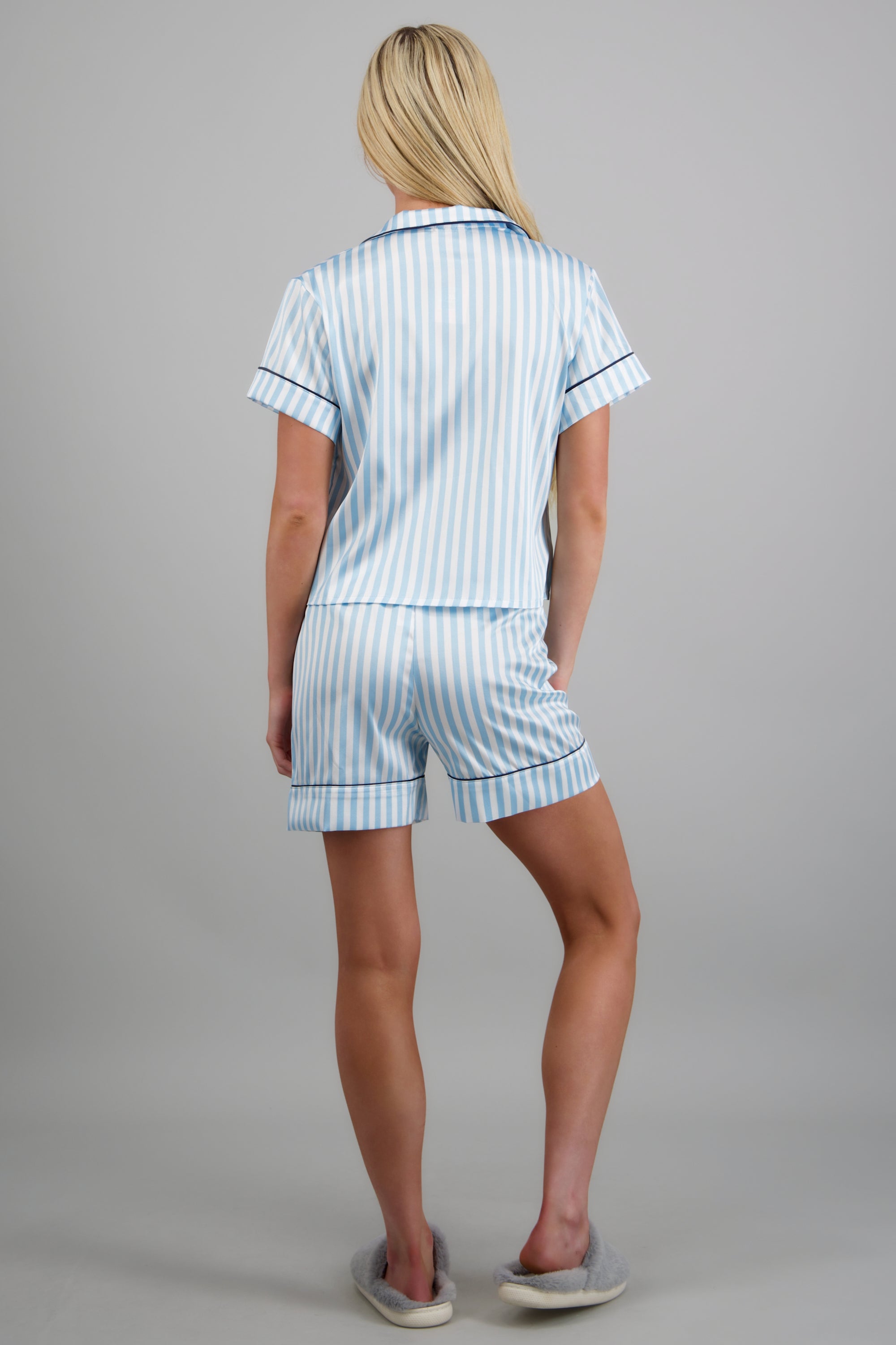Pijama camisera satín de rayas AZUL PASTEL