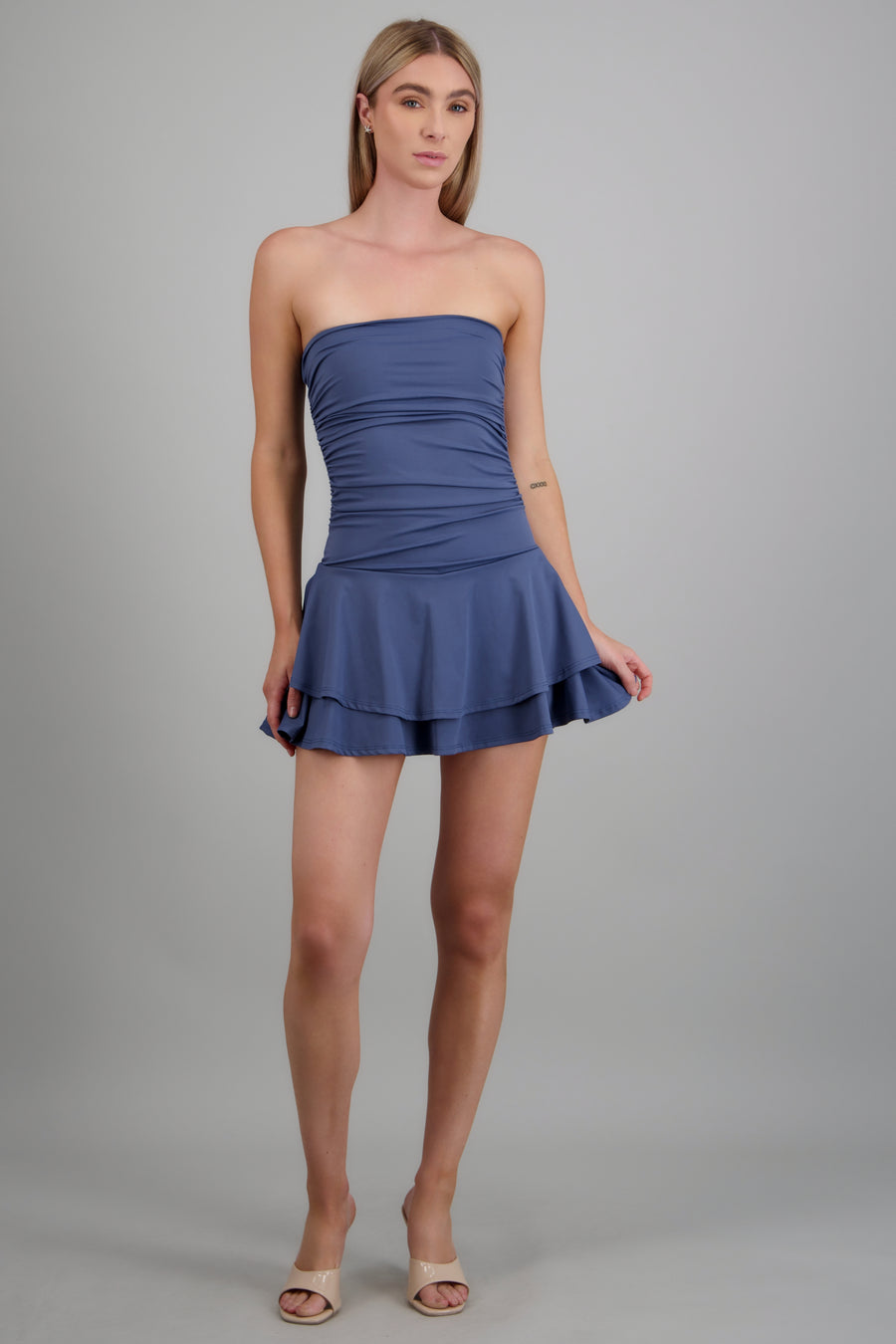 Vestido mini drapeado strapless
