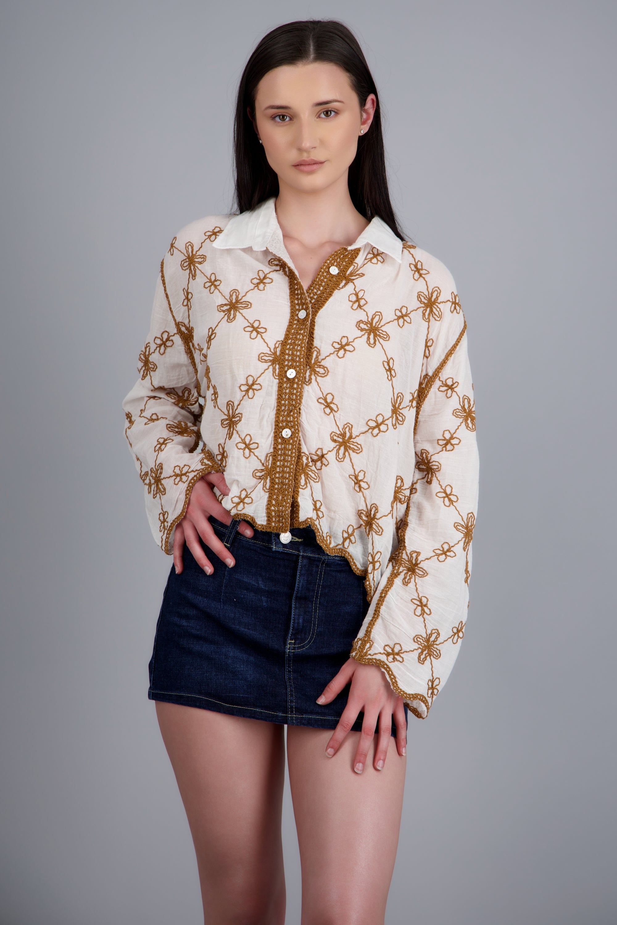CAMISA M/L DET BORDADO FLORES CAFE COMBO