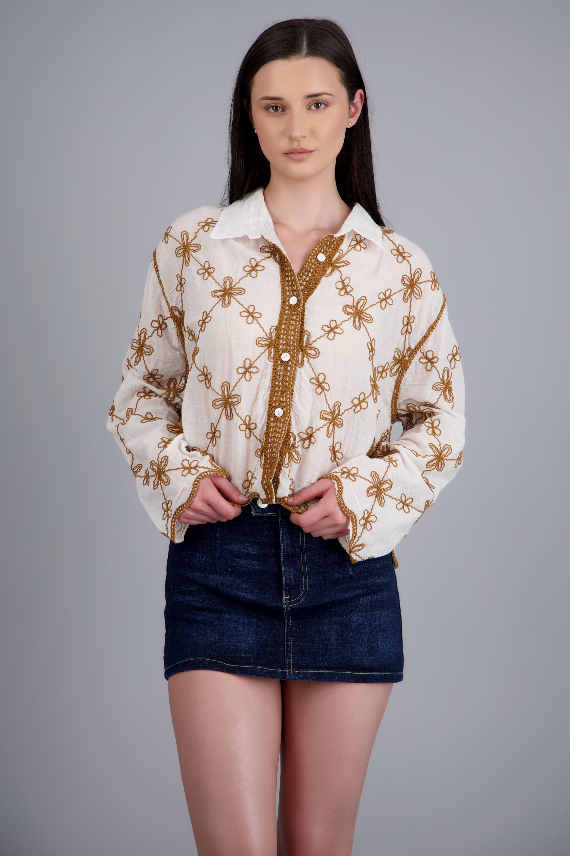 CAMISA M/L DET BORDADO FLORES CAFE COMBO
