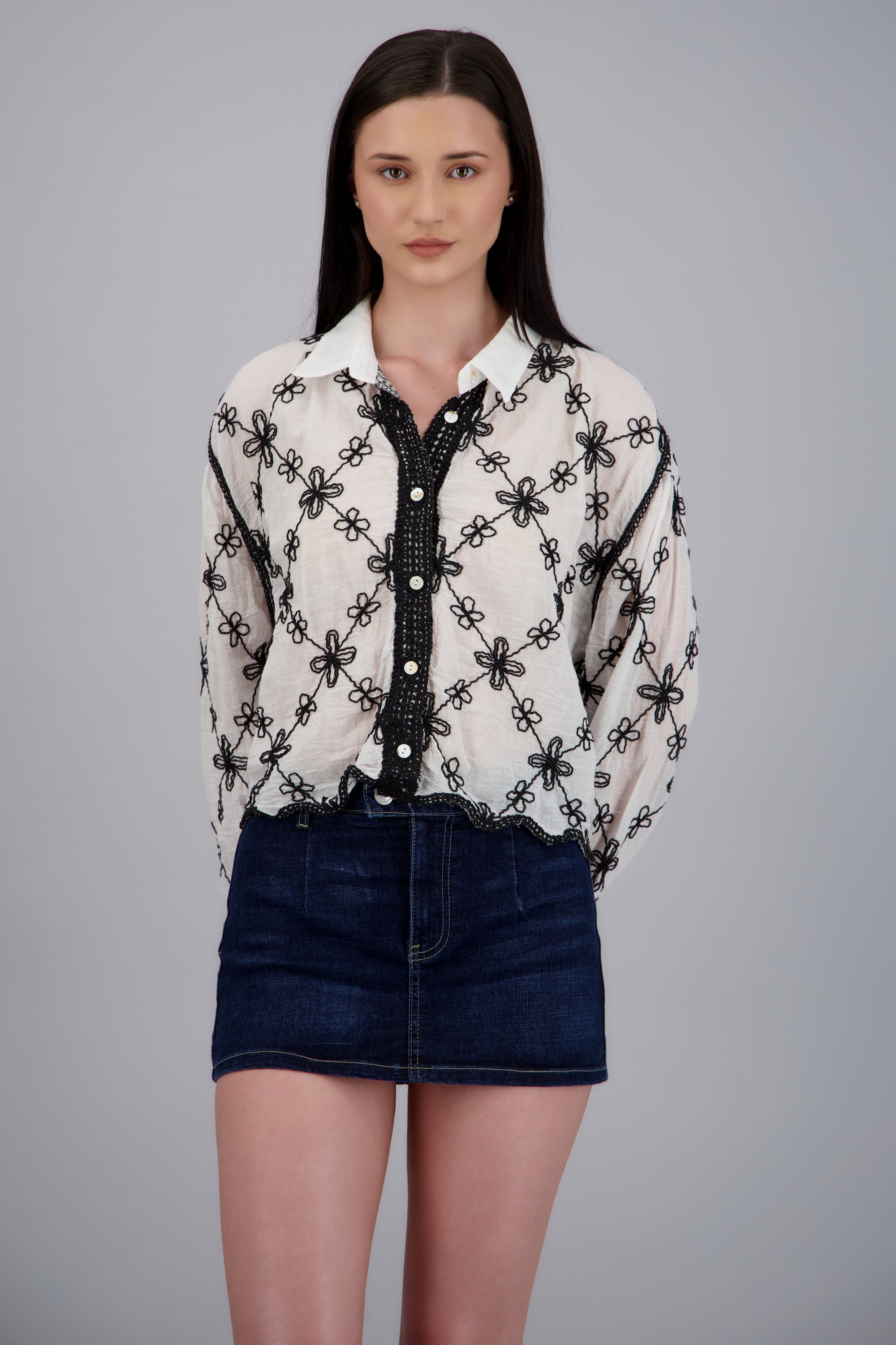 CAMISA M/L DET BORDADO FLORES NEGRO COMBO