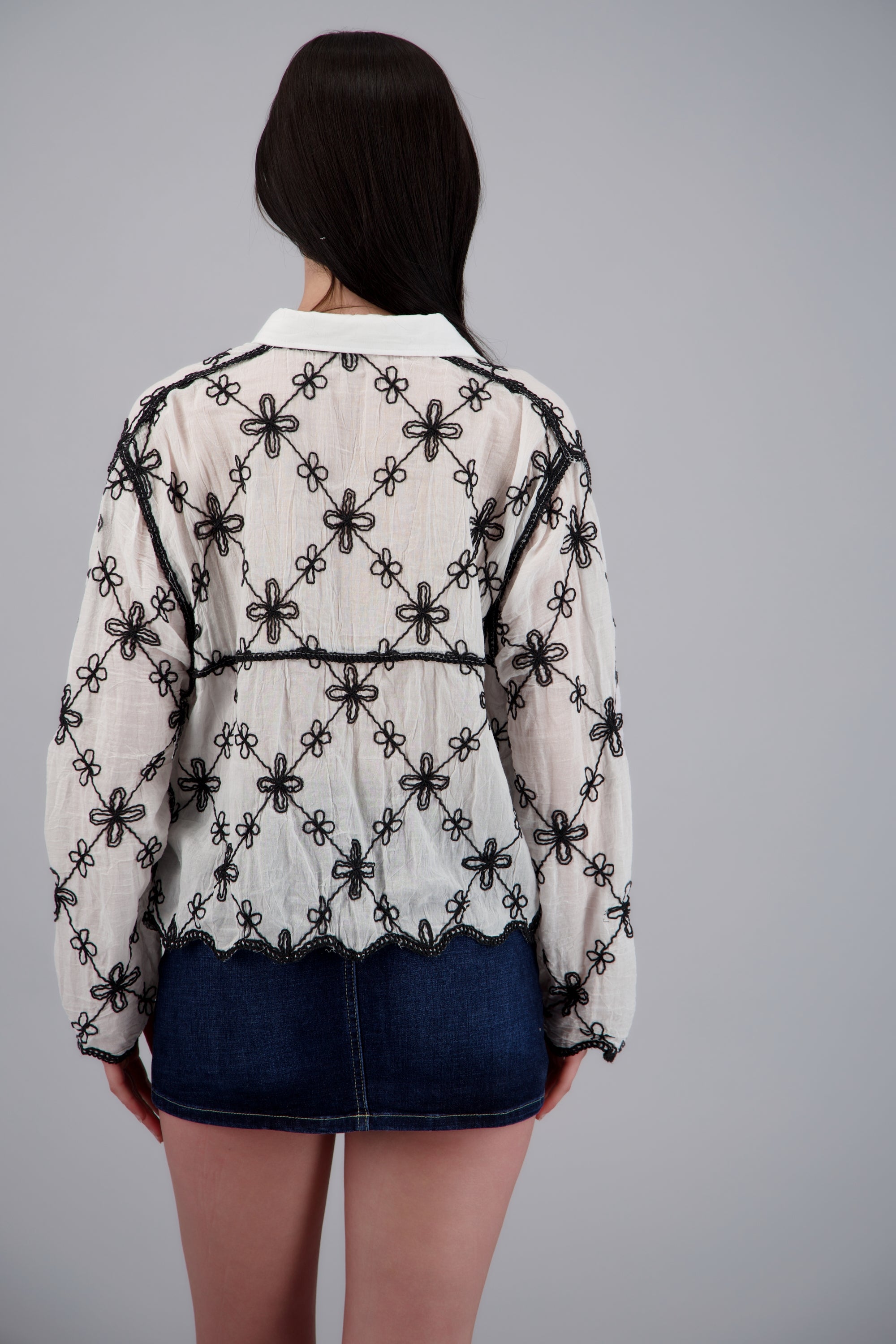 CAMISA M/L DET BORDADO FLORES NEGRO COMBO