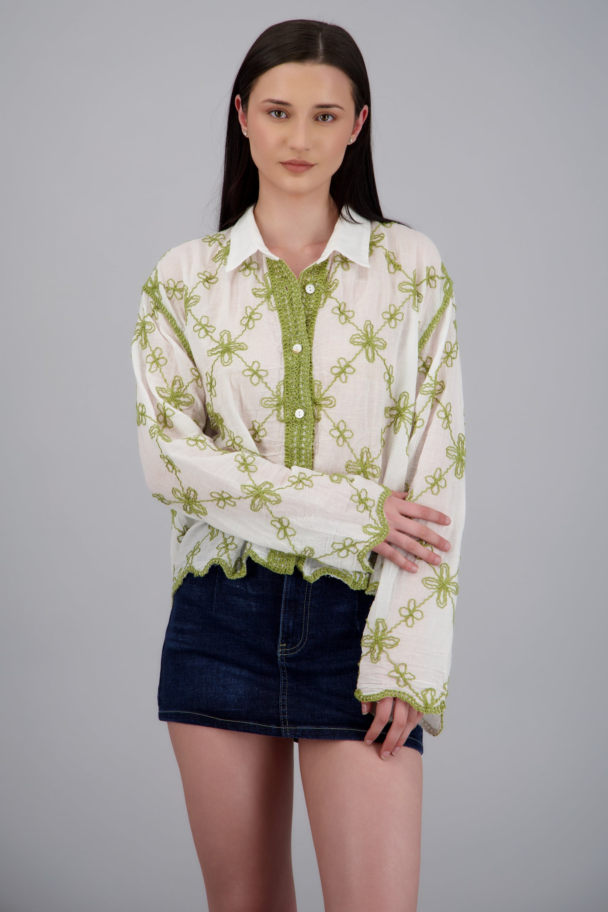 CAMISA M/L DET BORDADO FLORES VERDE COMBO