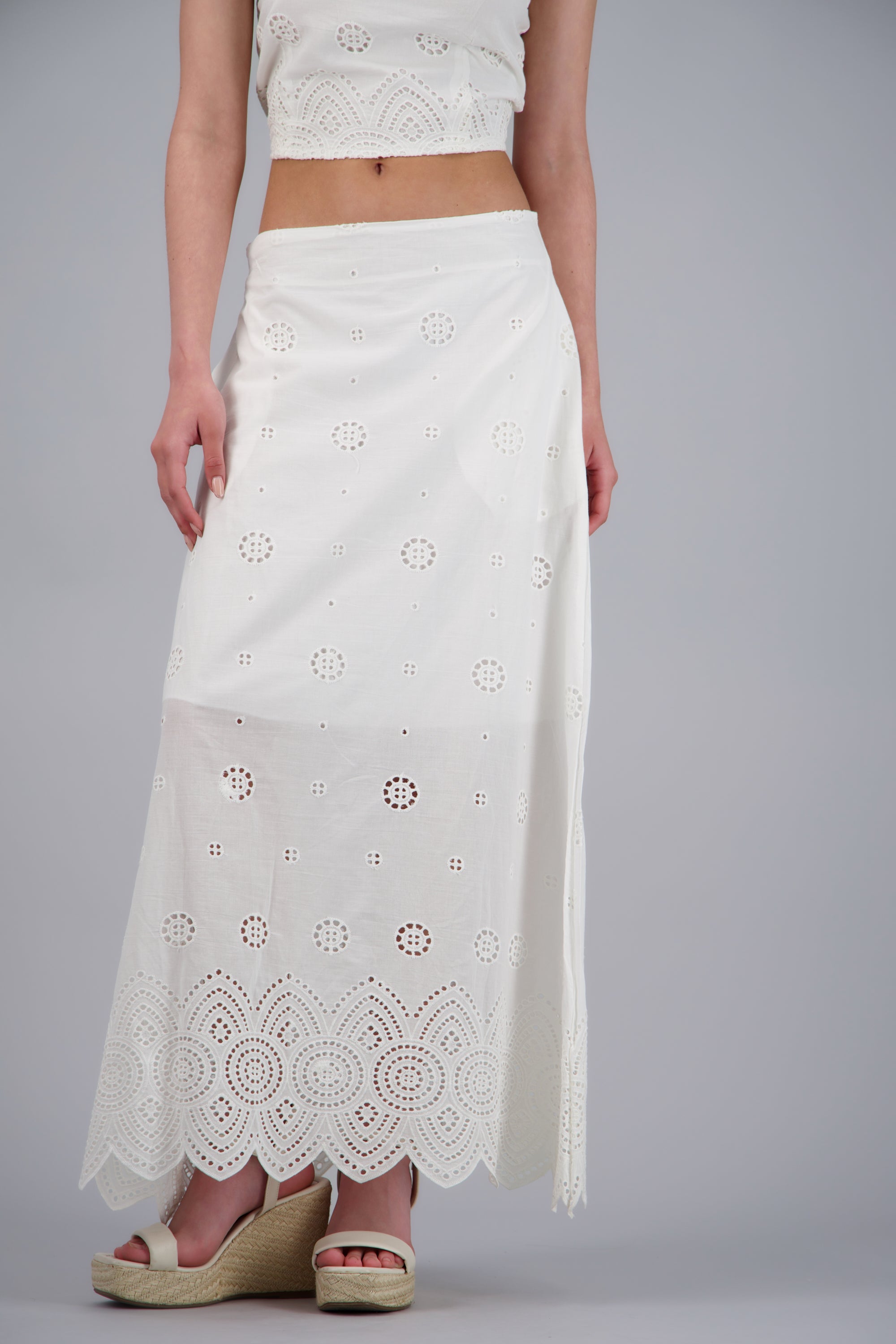 Falda maxi detalle eyelet BLANCO