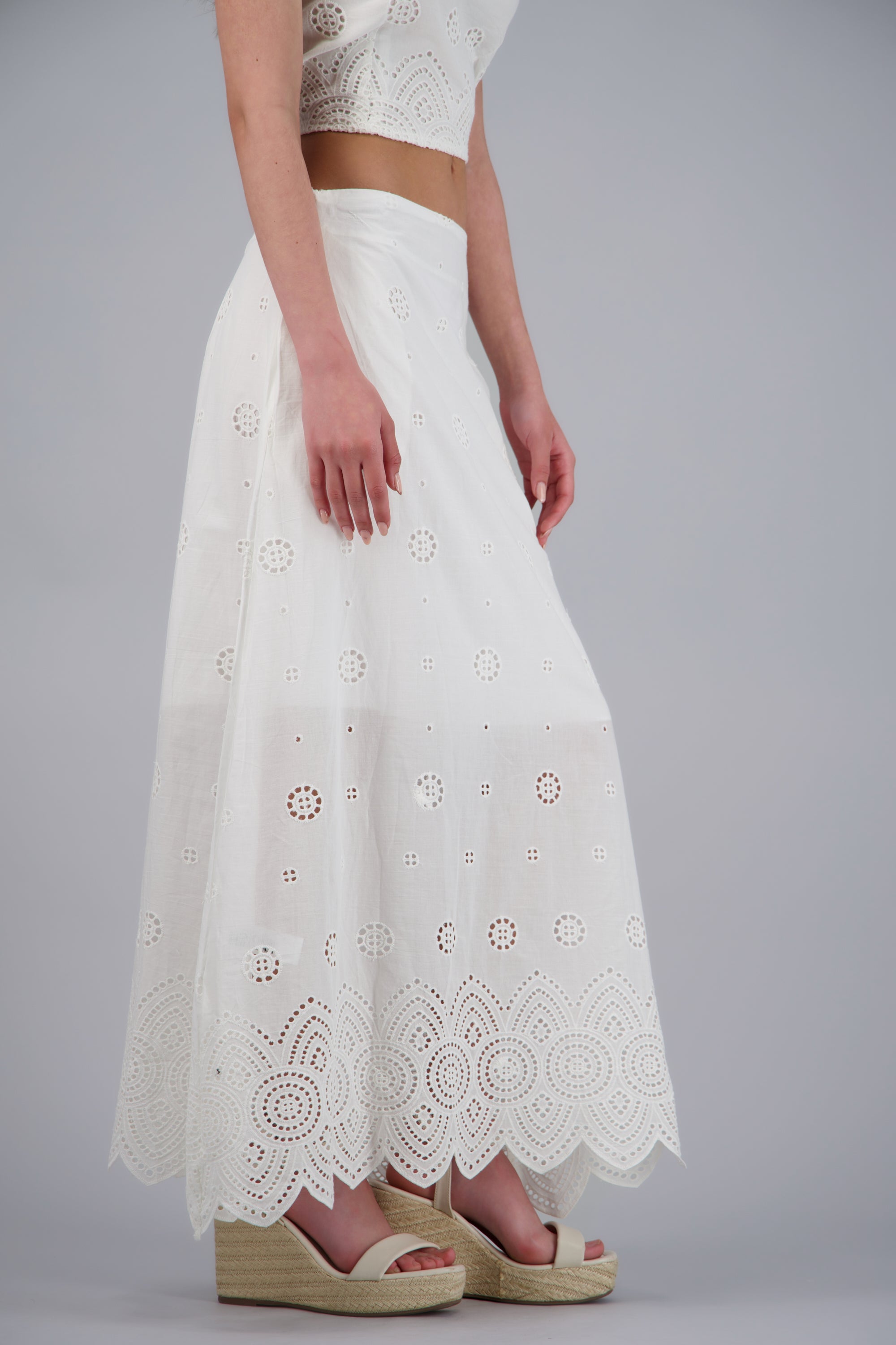 Falda maxi detalle eyelet BLANCO