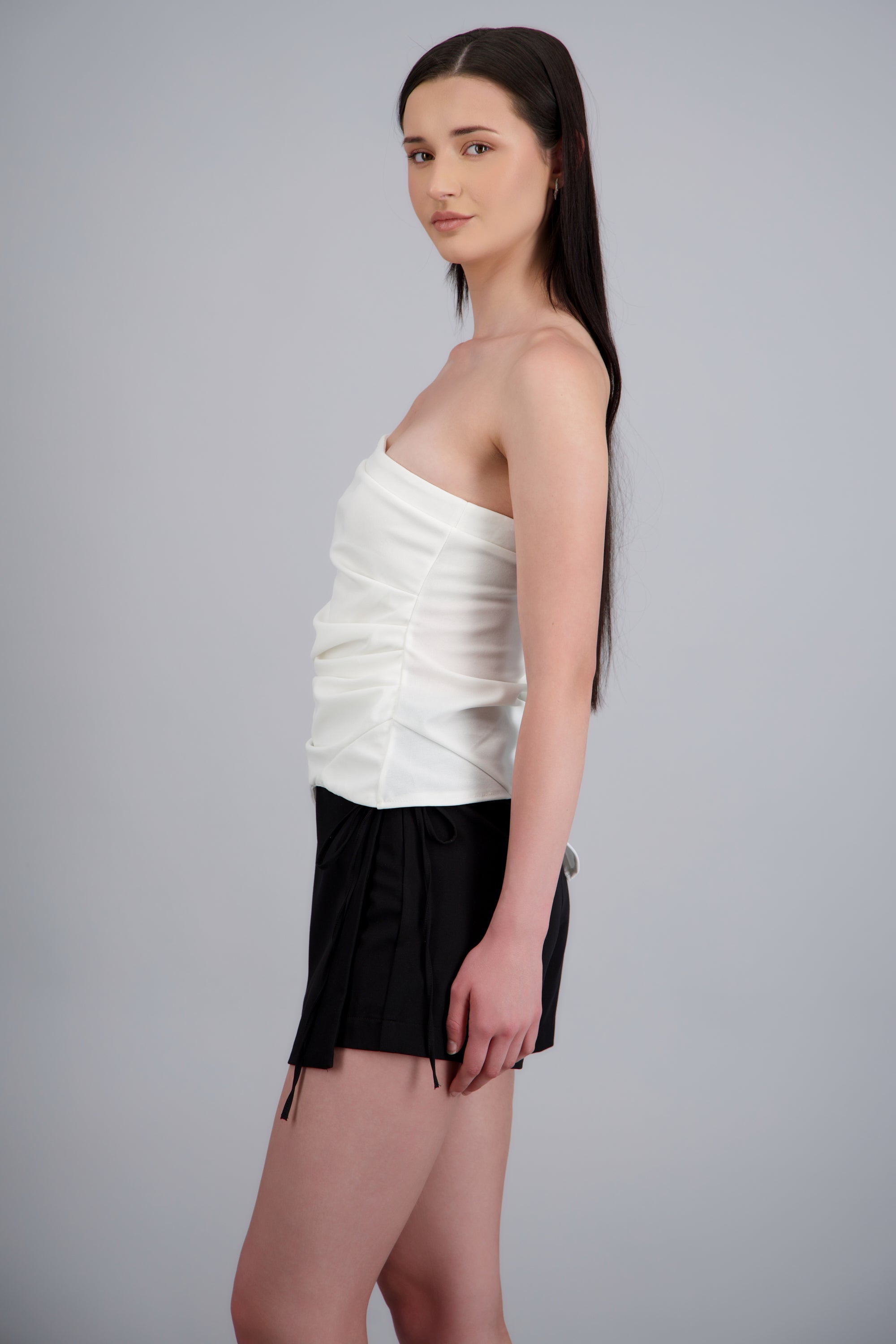 Top strapless asimetrico frunce BLANCO