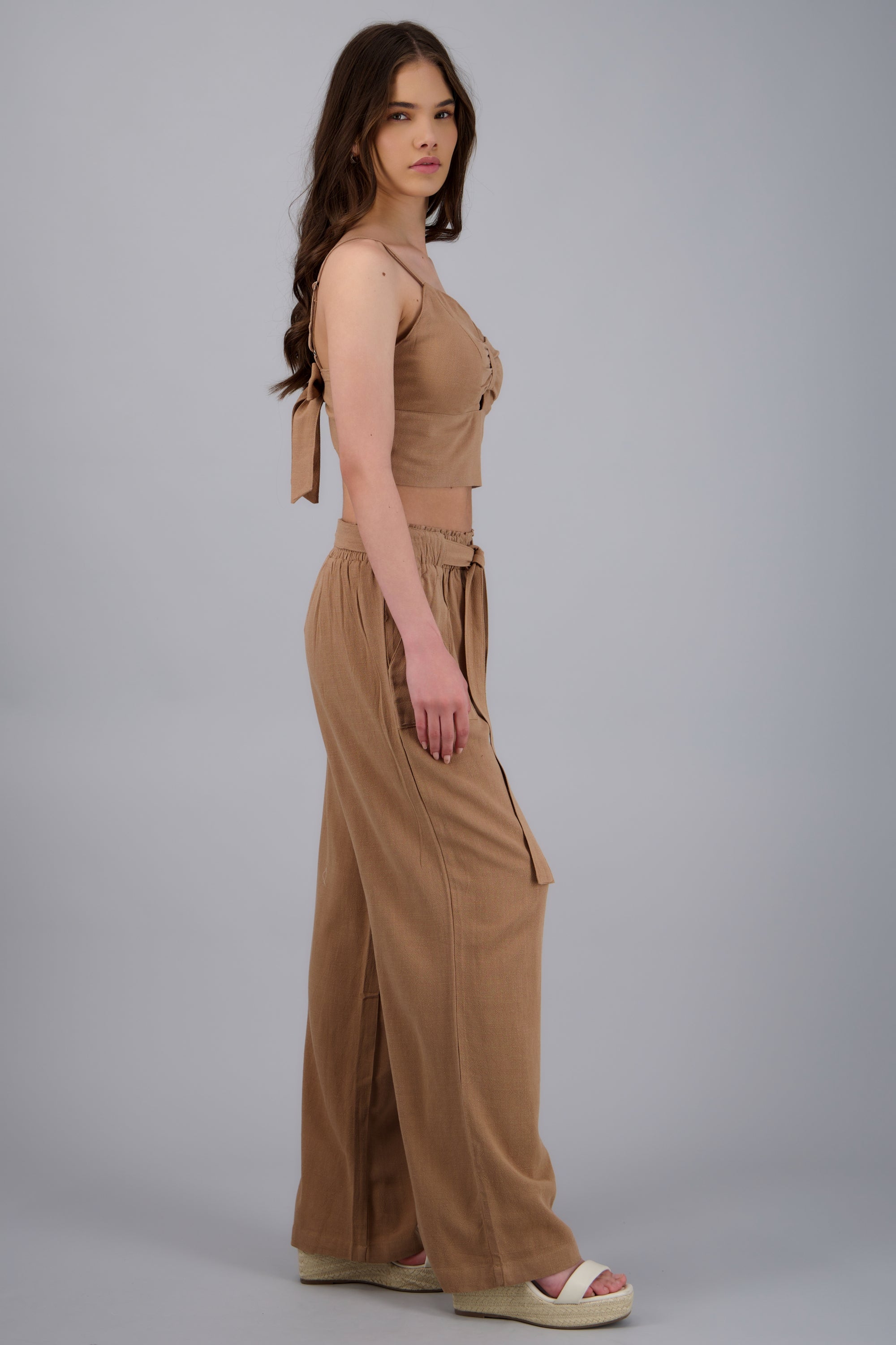 Pantalon lino detalle cinturon CAFE