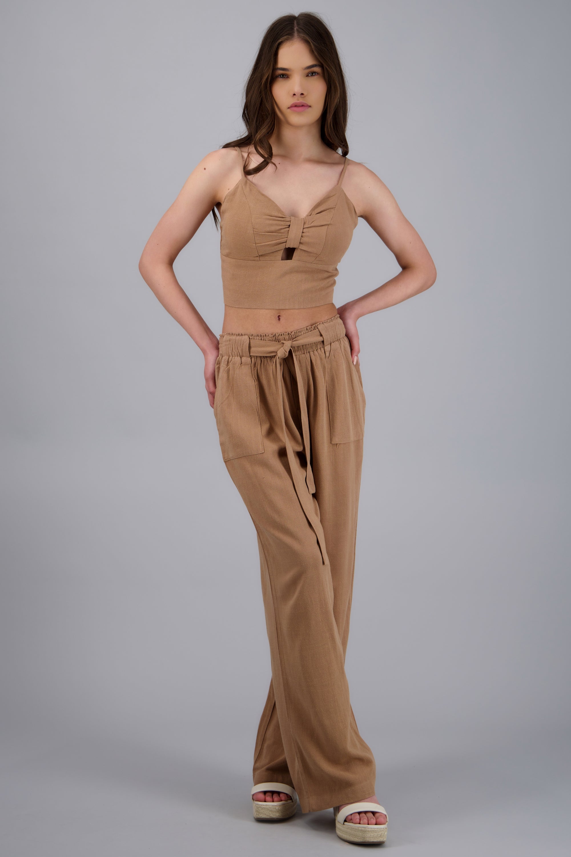 Pantalon lino detalle cinturon CAFE