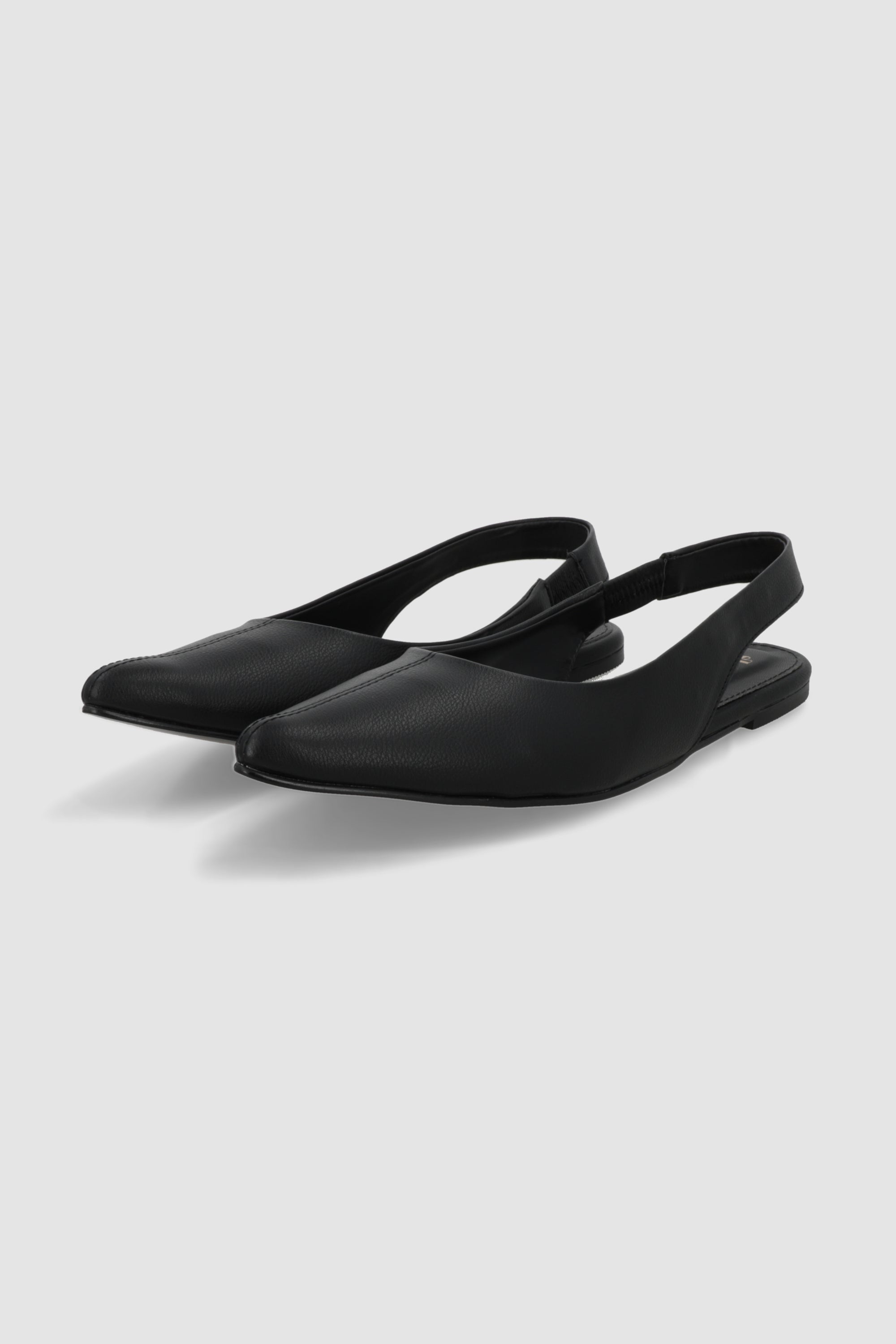Flat pointy sencillo NEGRO