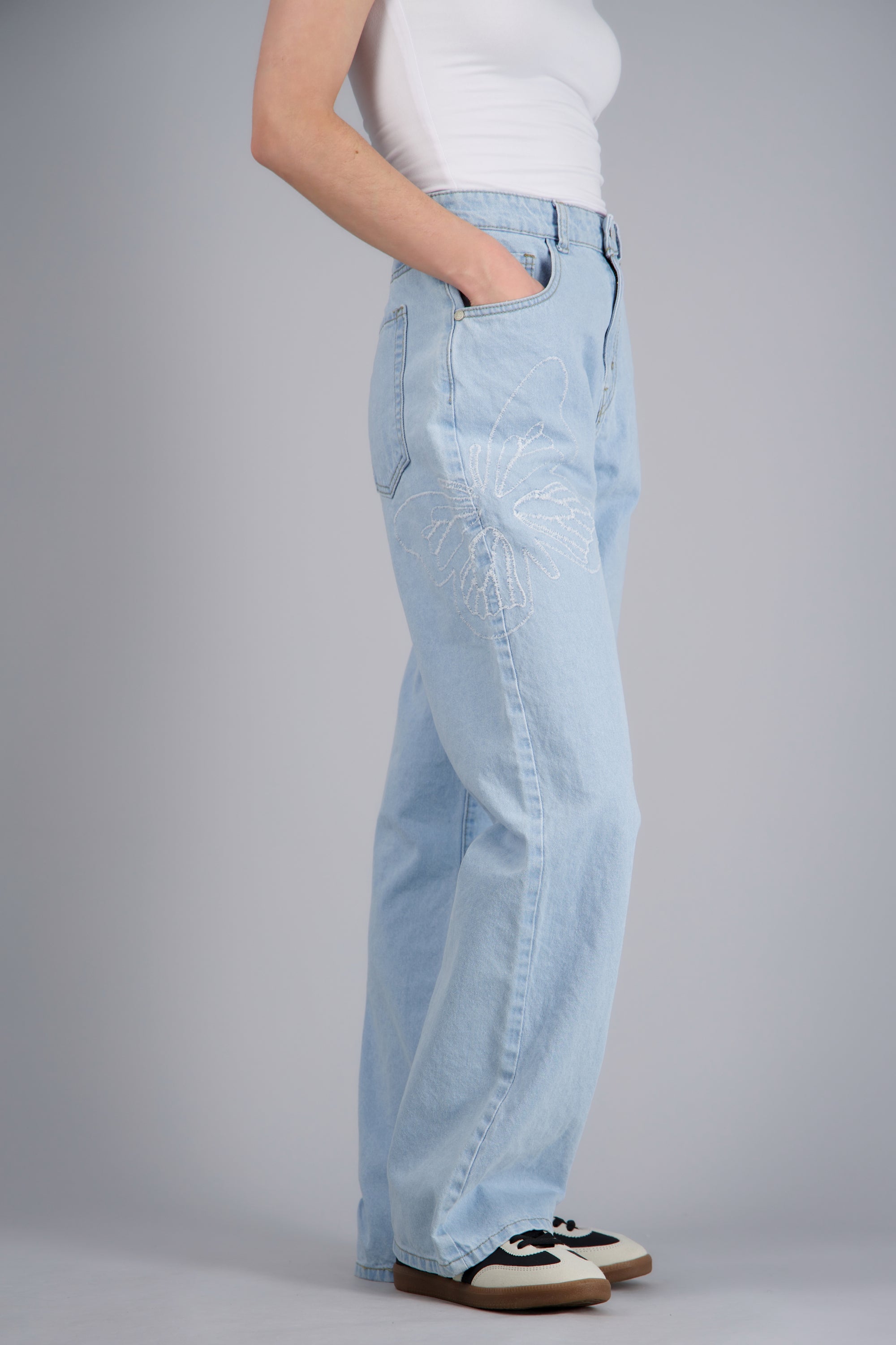 Jeans straight mariposas SUPER BLEACHED