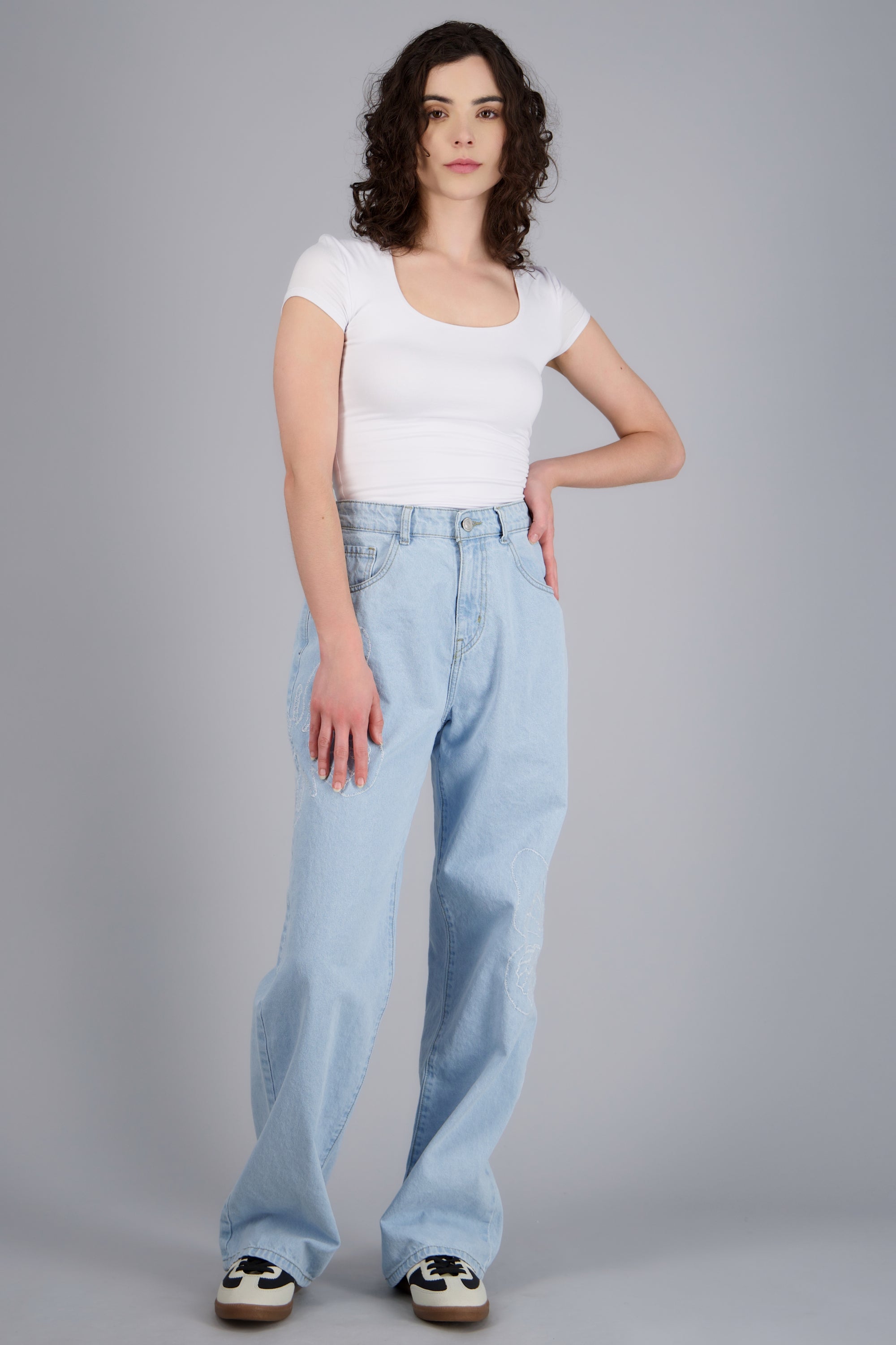 Jeans straight mariposas SUPER BLEACHED