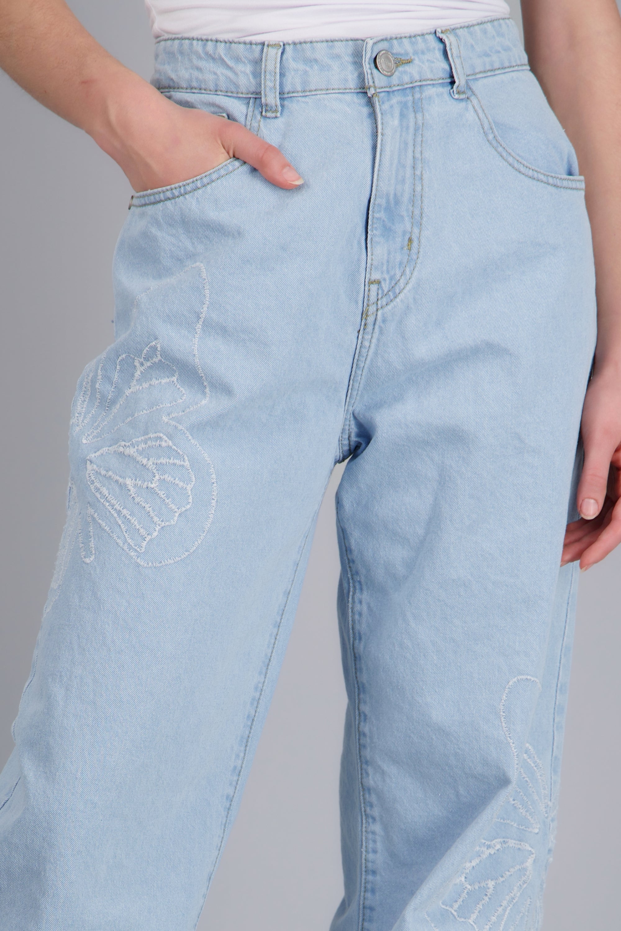 Jeans straight mariposas SUPER BLEACHED