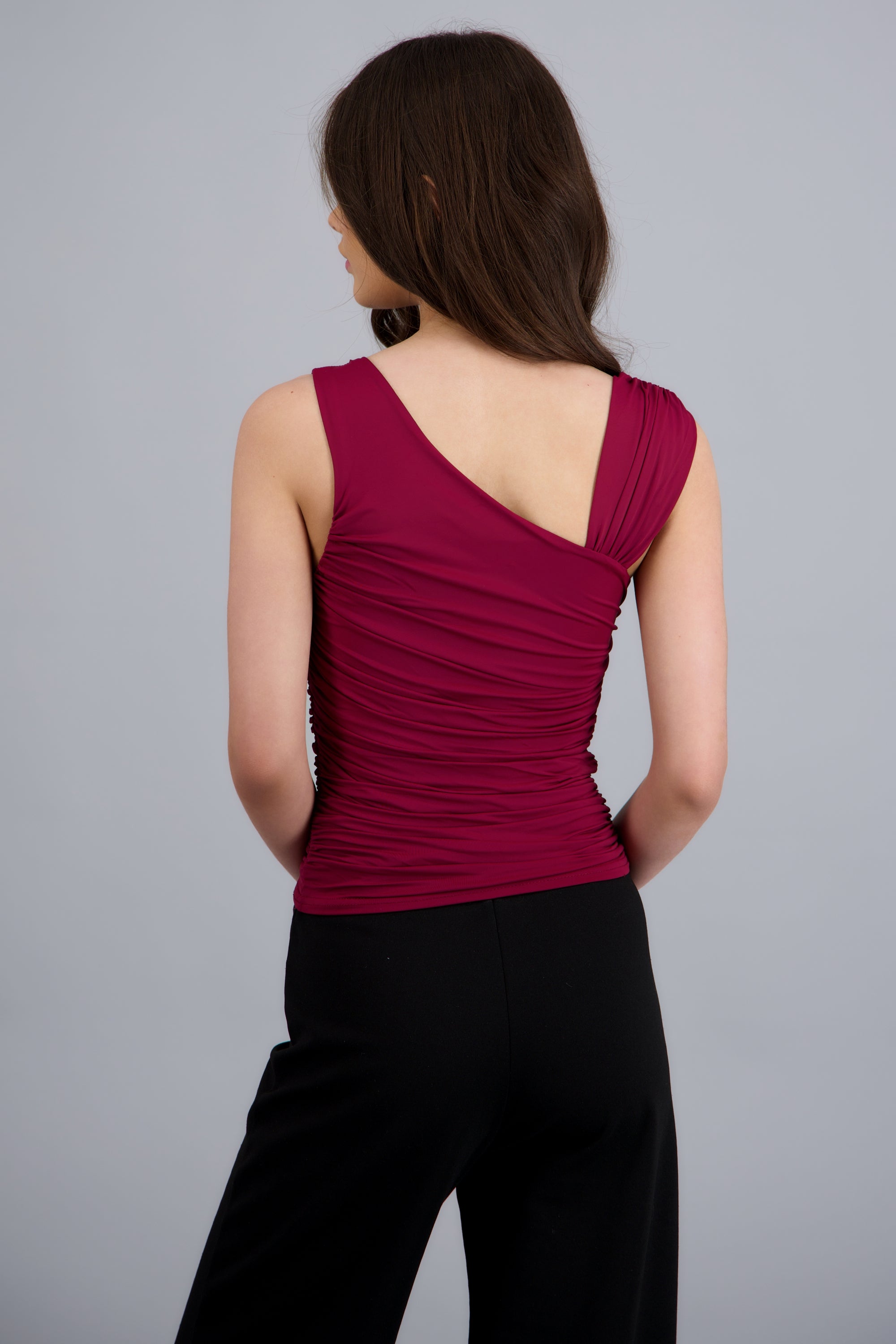 Top asimetrico drapeado VINO
