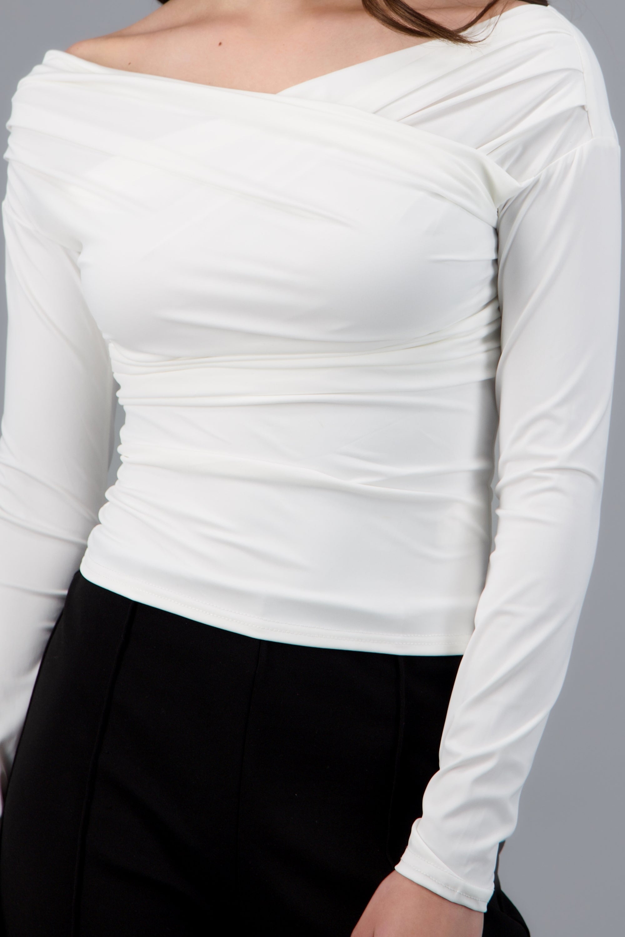 Top manga larga detalle drapeado BLANCO