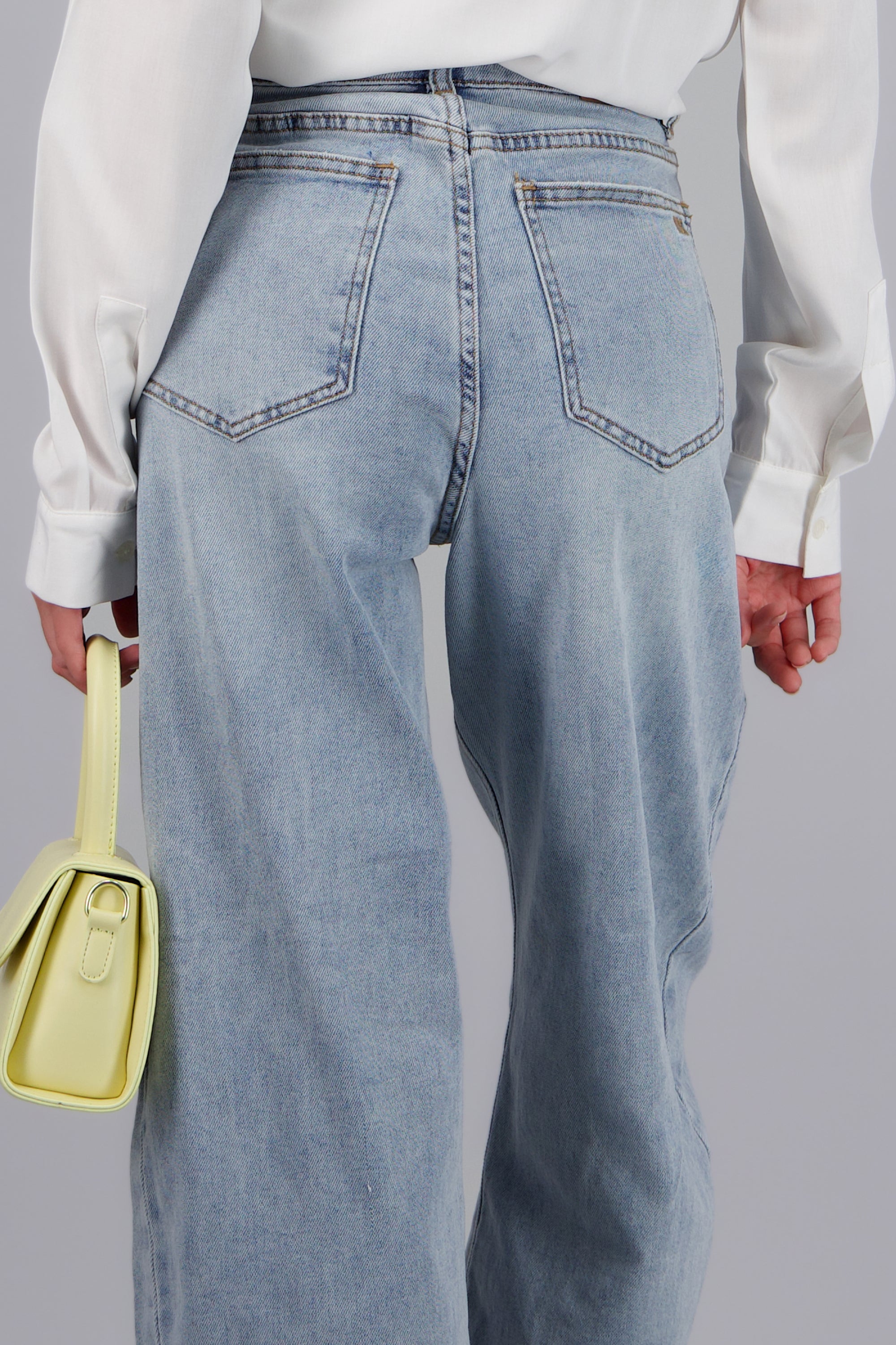 Jeans barrel costuras LIGHT WASH