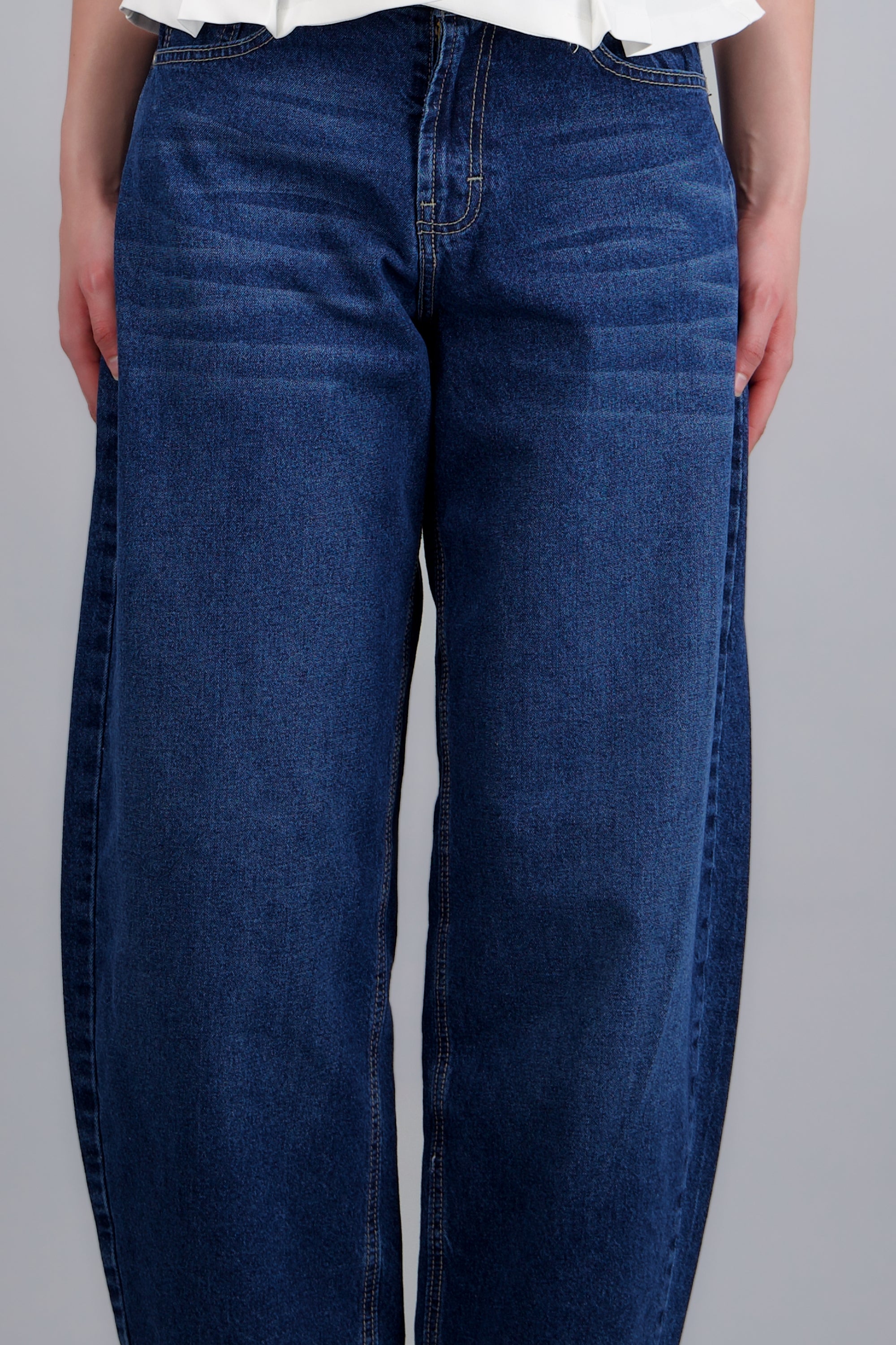 MEDIUM WASH