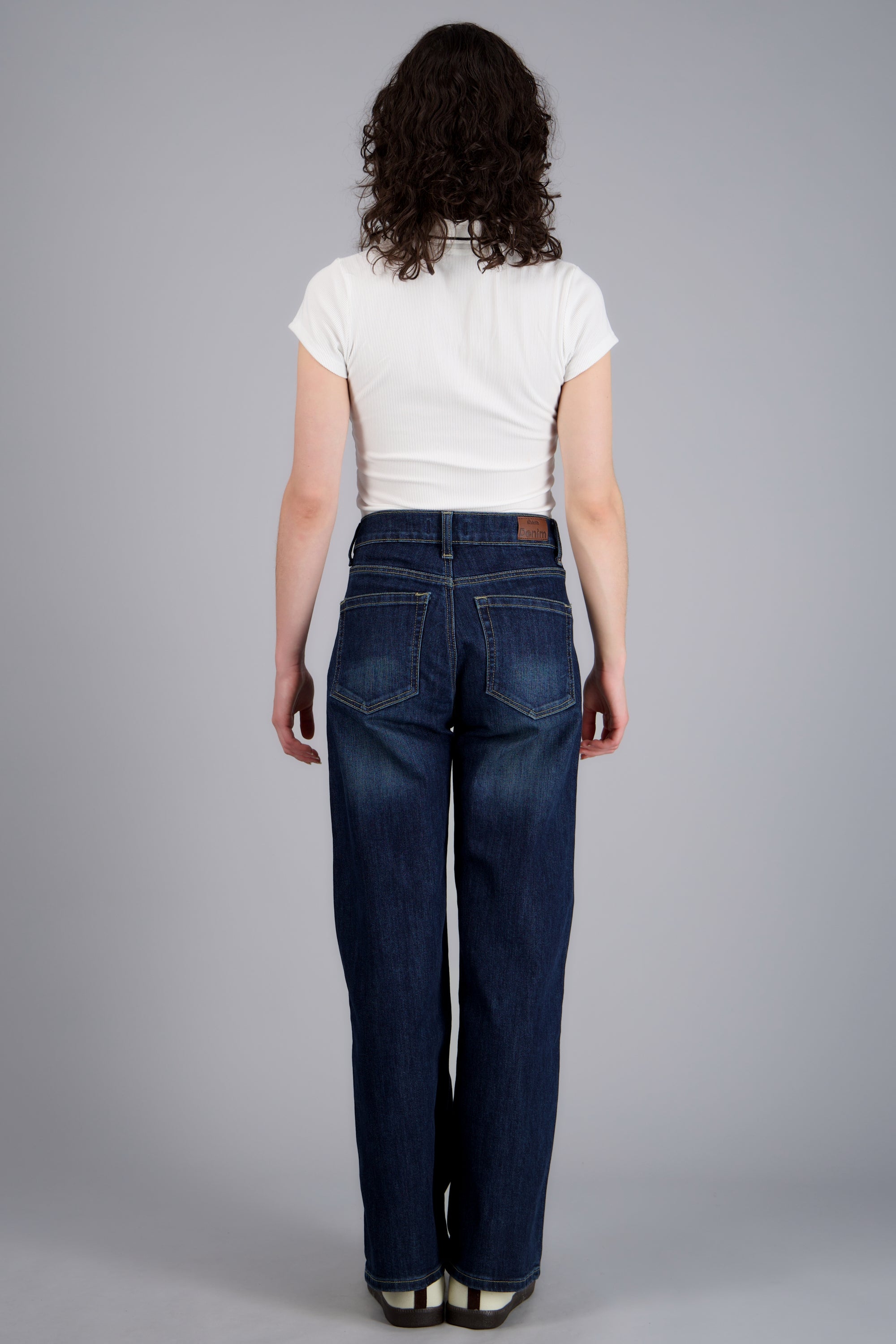 Jeans straight entintados DARK WASH