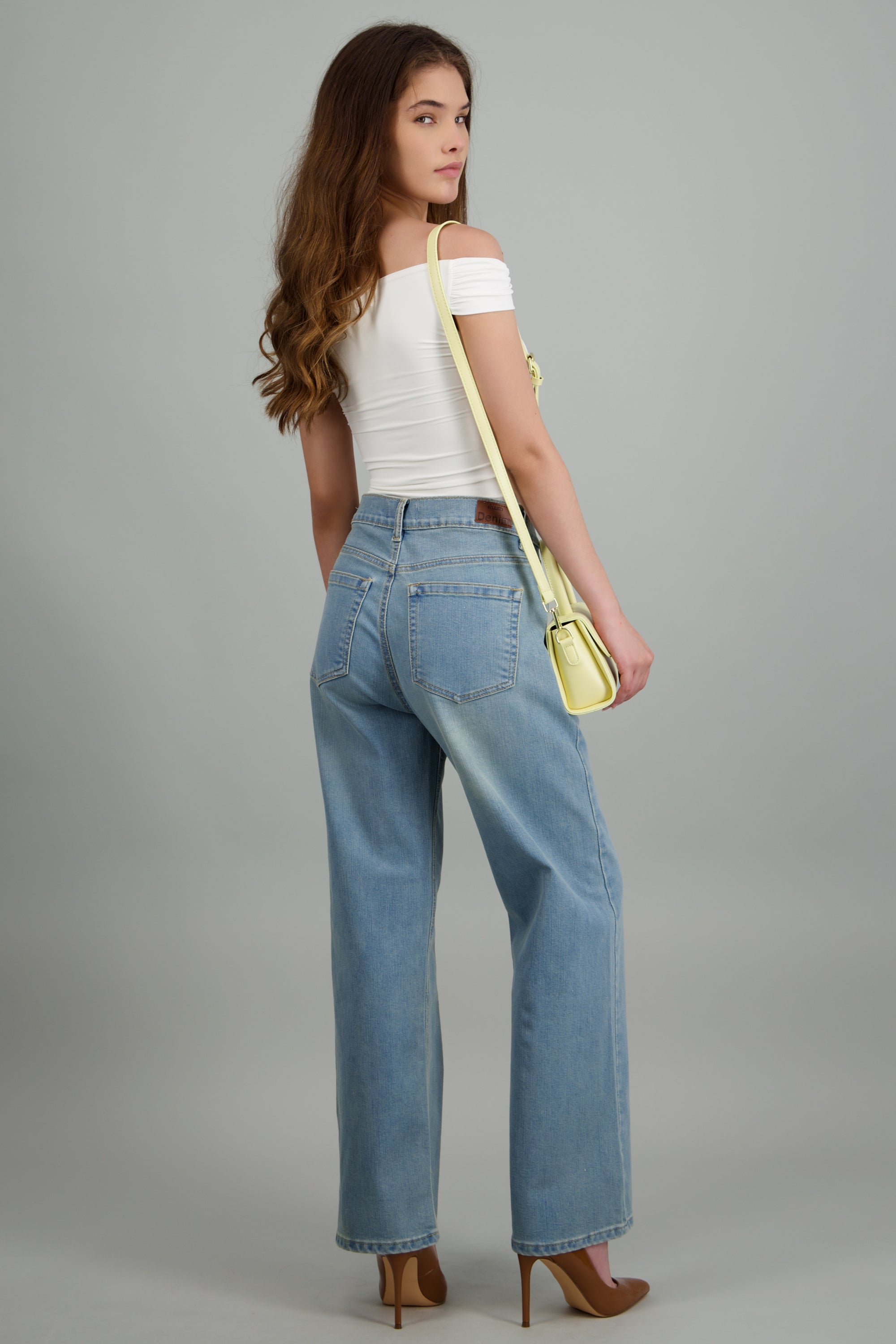 Jeans straight entintados BLEACHED