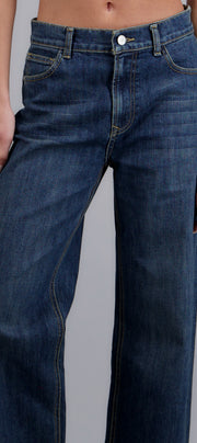MEDIUM WASH