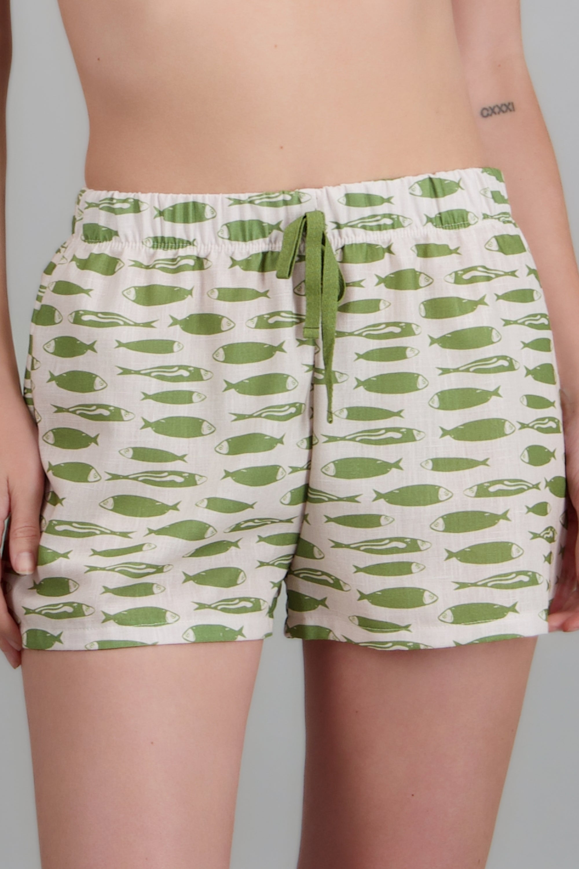 Short estampado pez HUESO COMBO