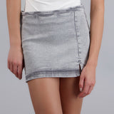 GRAY