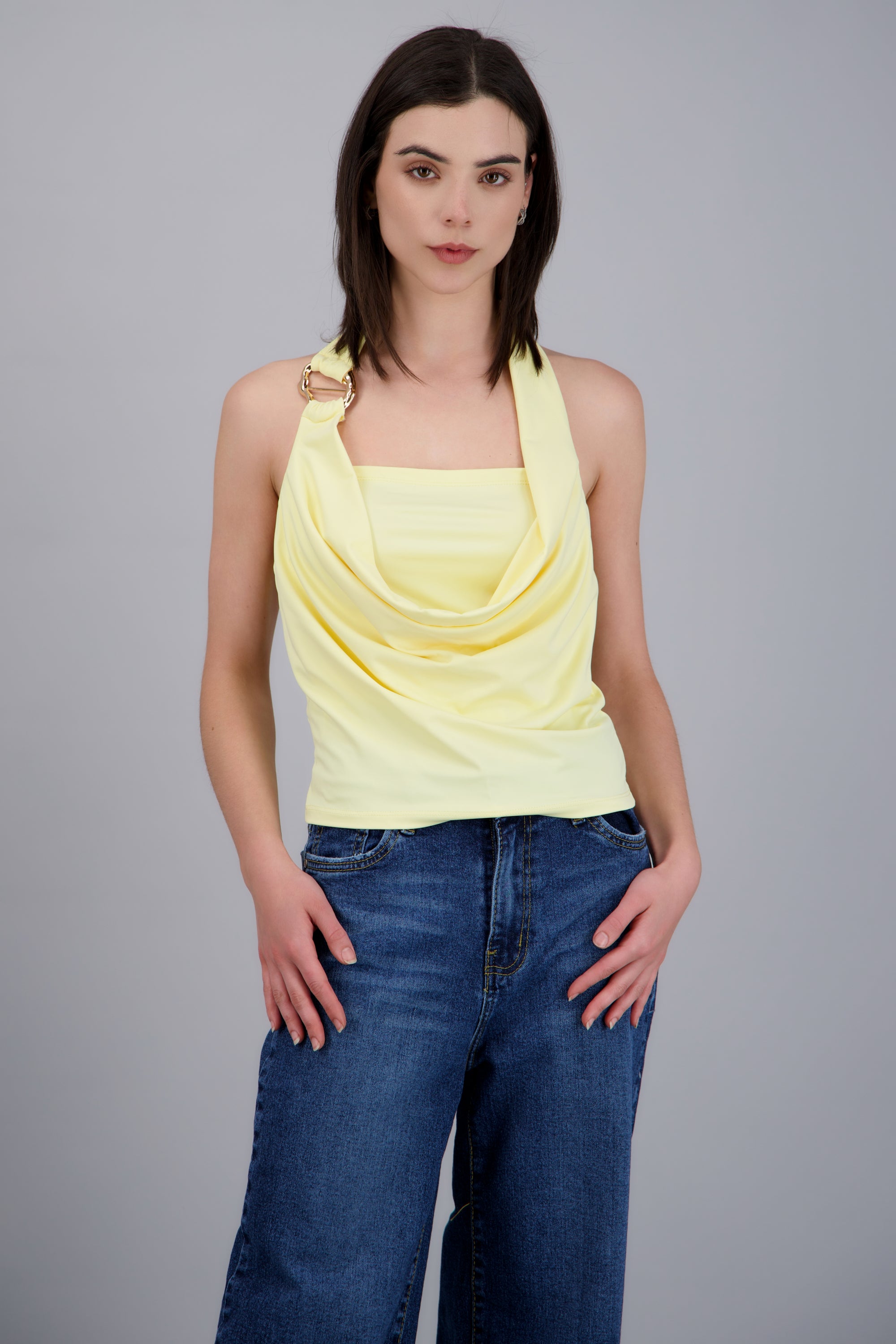 Top halter cascada con hebilla AMARILLO PASTEL