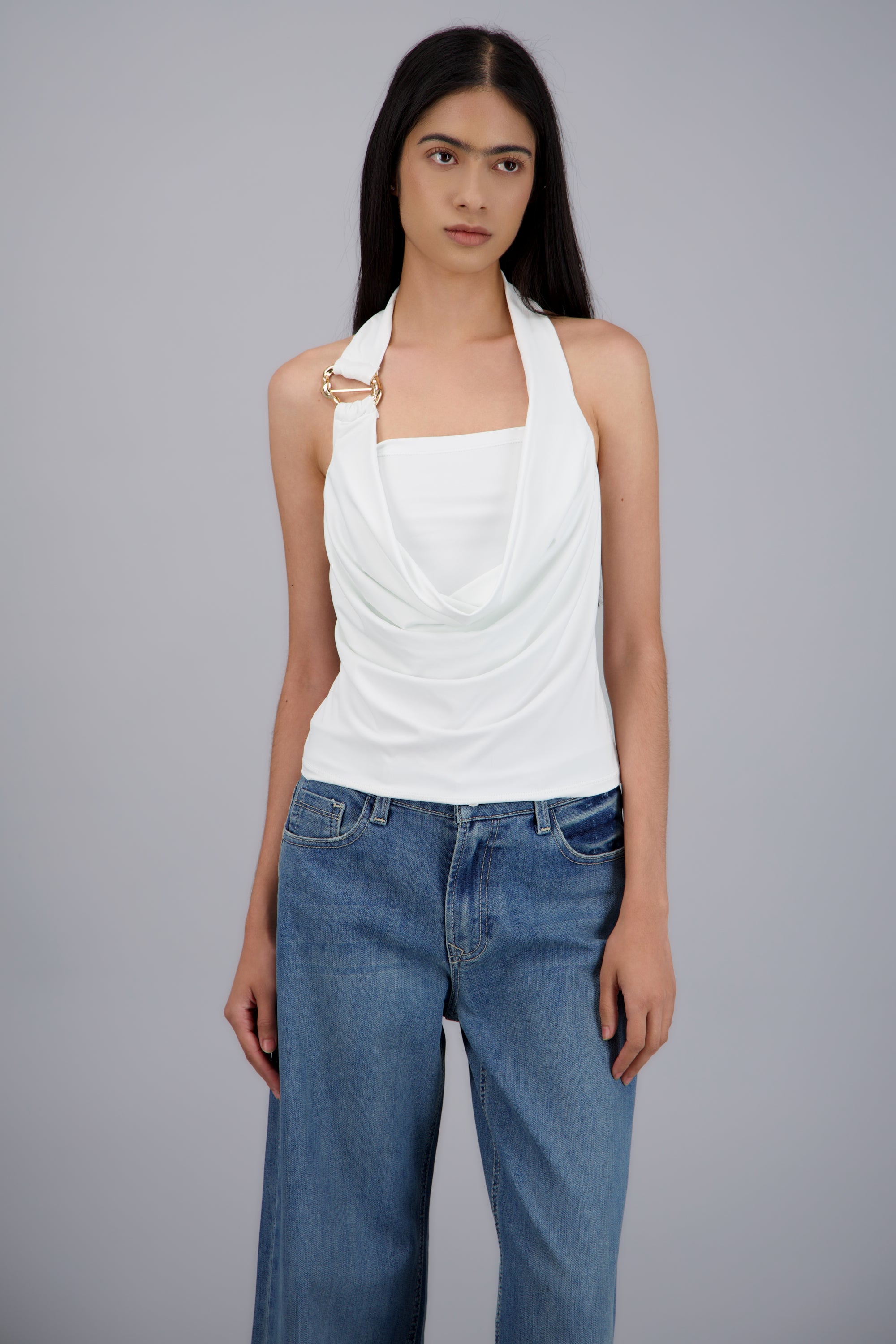 Top halter cascada con hebilla BLANCO