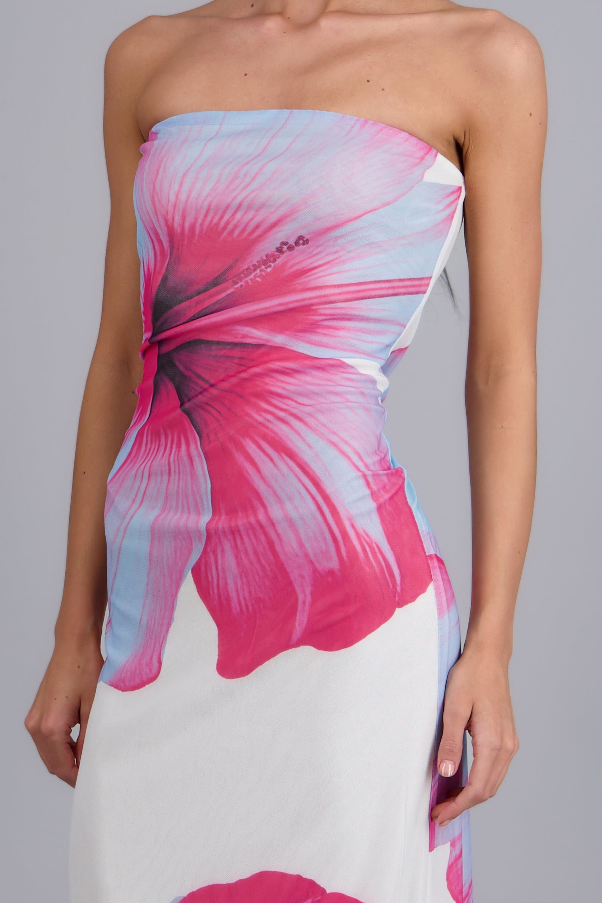 Vestido maxi strapples mesh flores FIUSHA COMBO