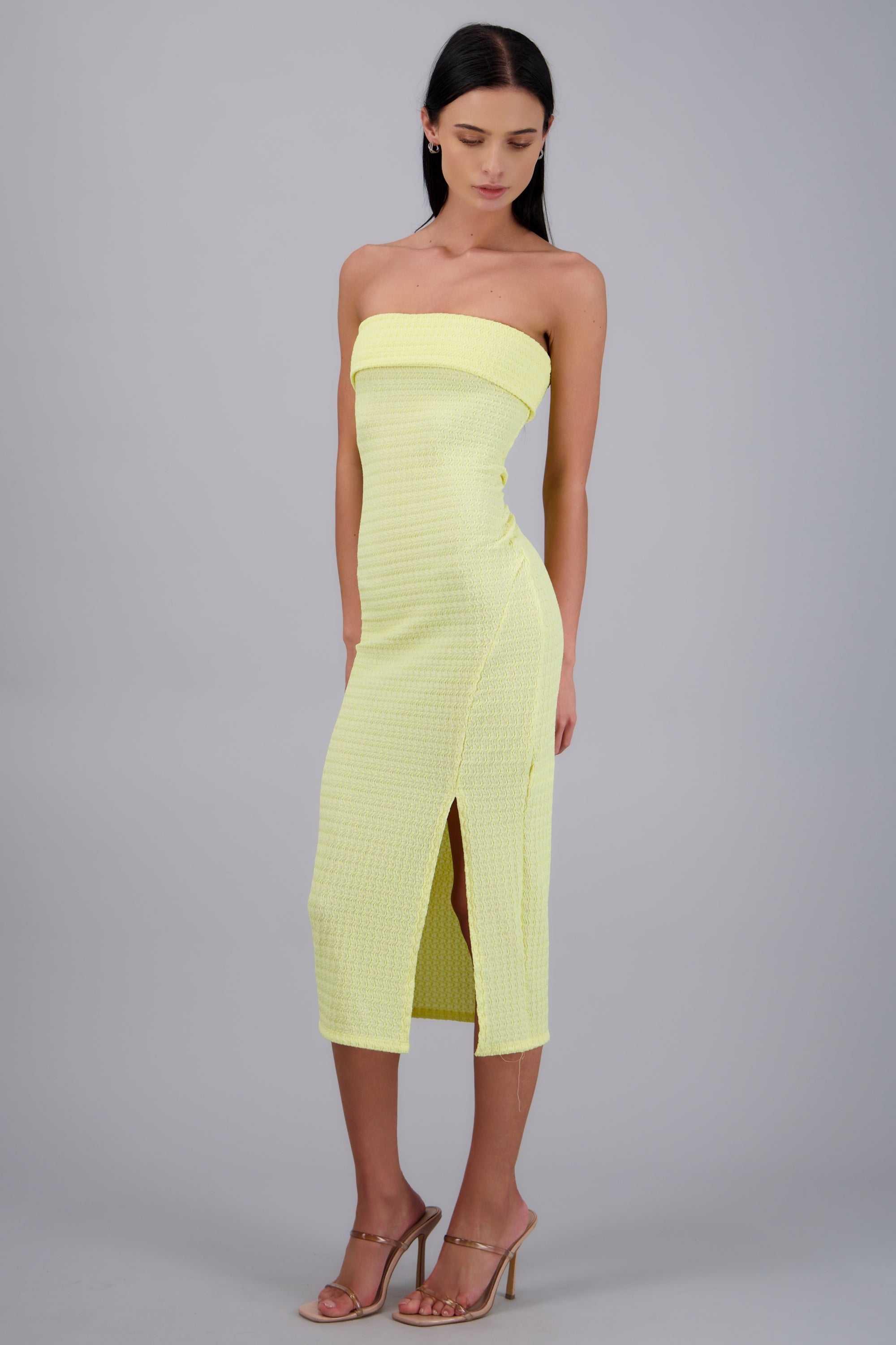 VESTIDO MAXI DET DOBLEZ ABERTURA TEXTURA AMARILLO PASTEL