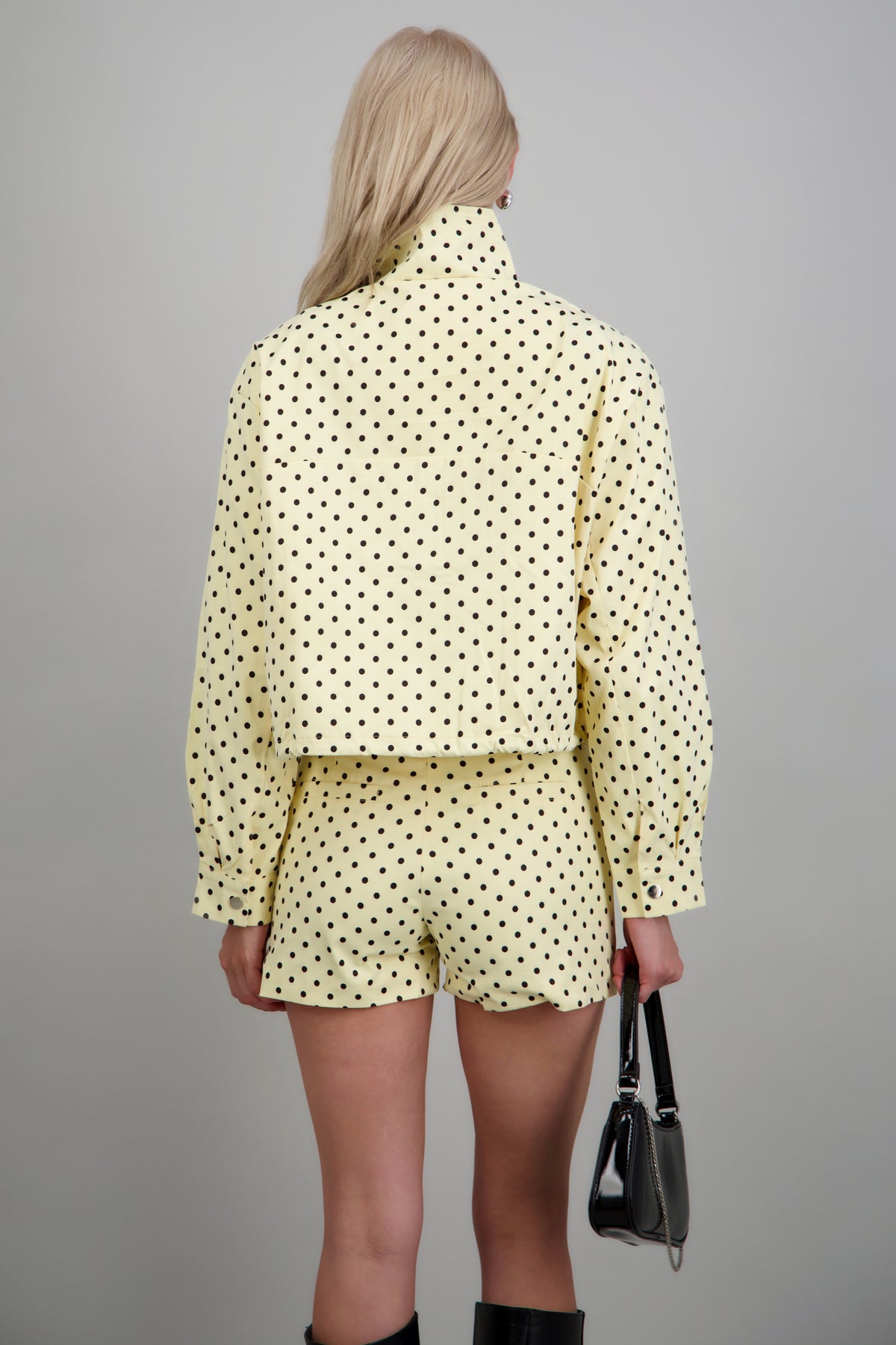 Chamarra ligera polka dots AMARILLO PASTEL