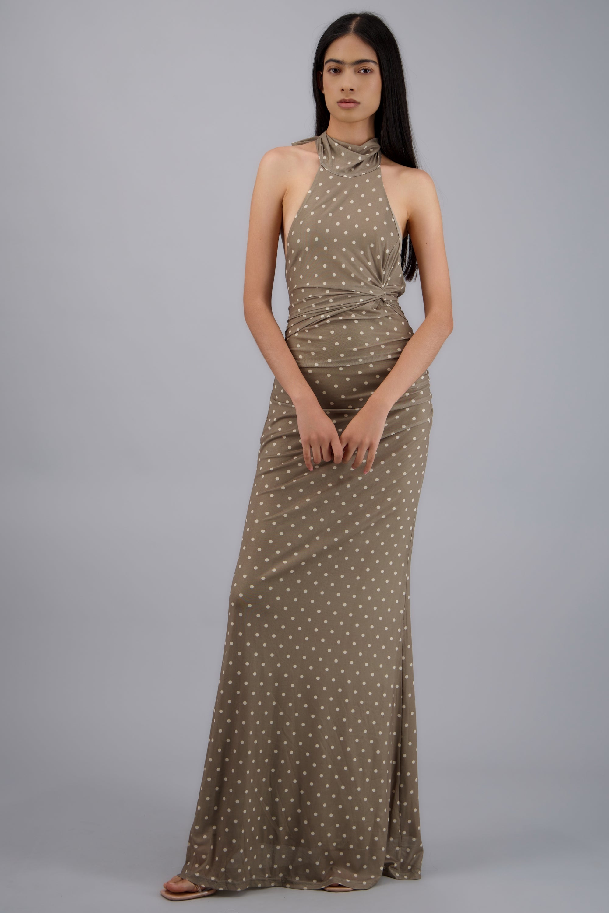 Vestido maxi cuello halter KHAKI COMBO
