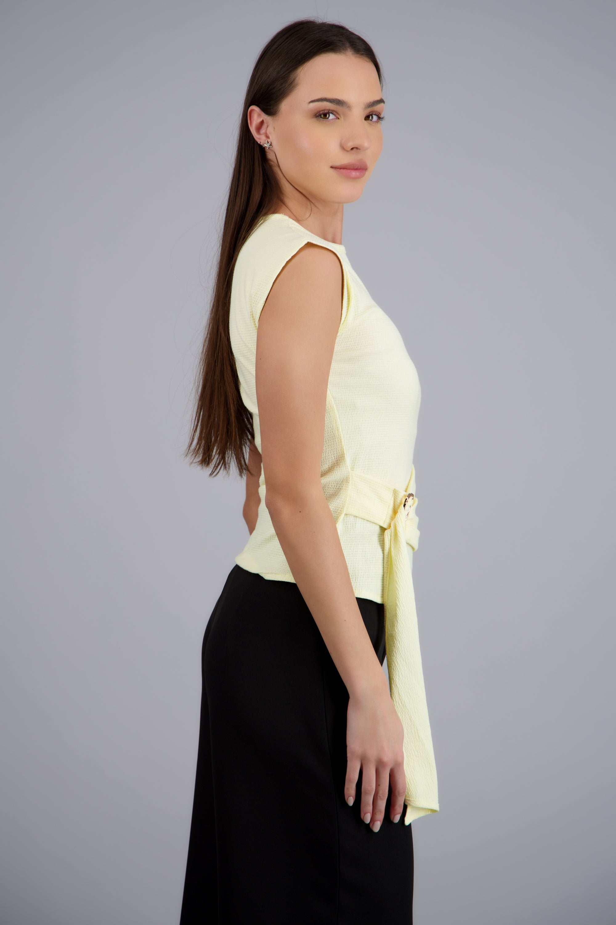 Blusa hebilla textura AMARILLO PASTEL