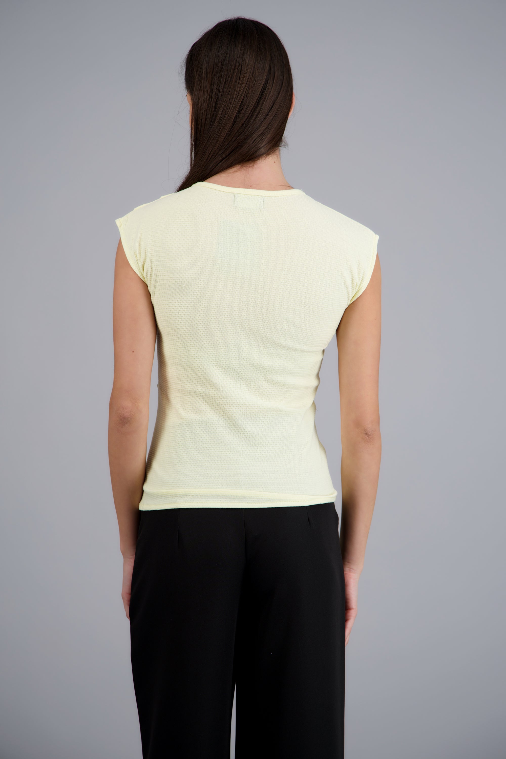Blusa hebilla textura AMARILLO PASTEL