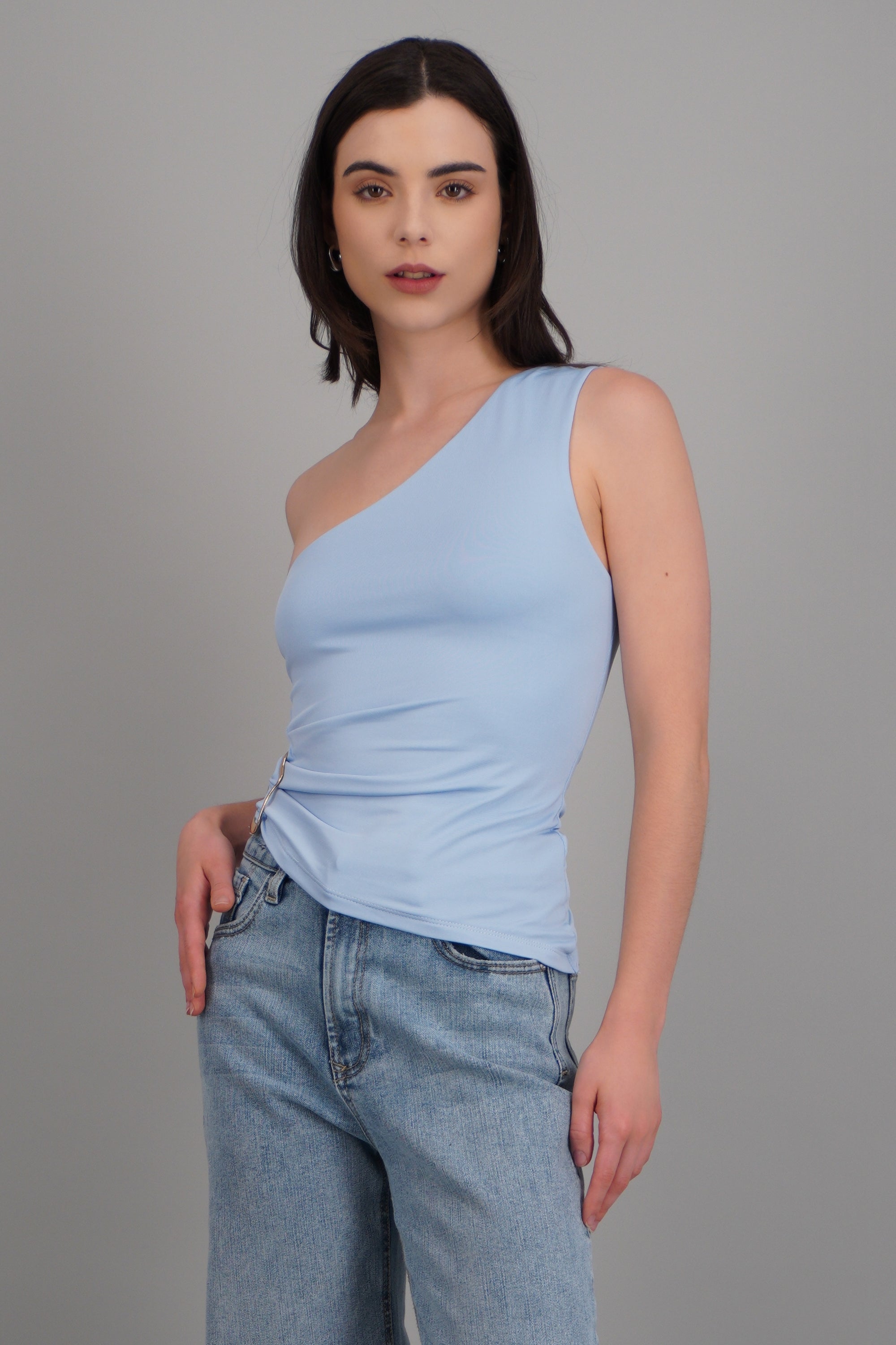 Top one shoulder liso AZUL CIELO