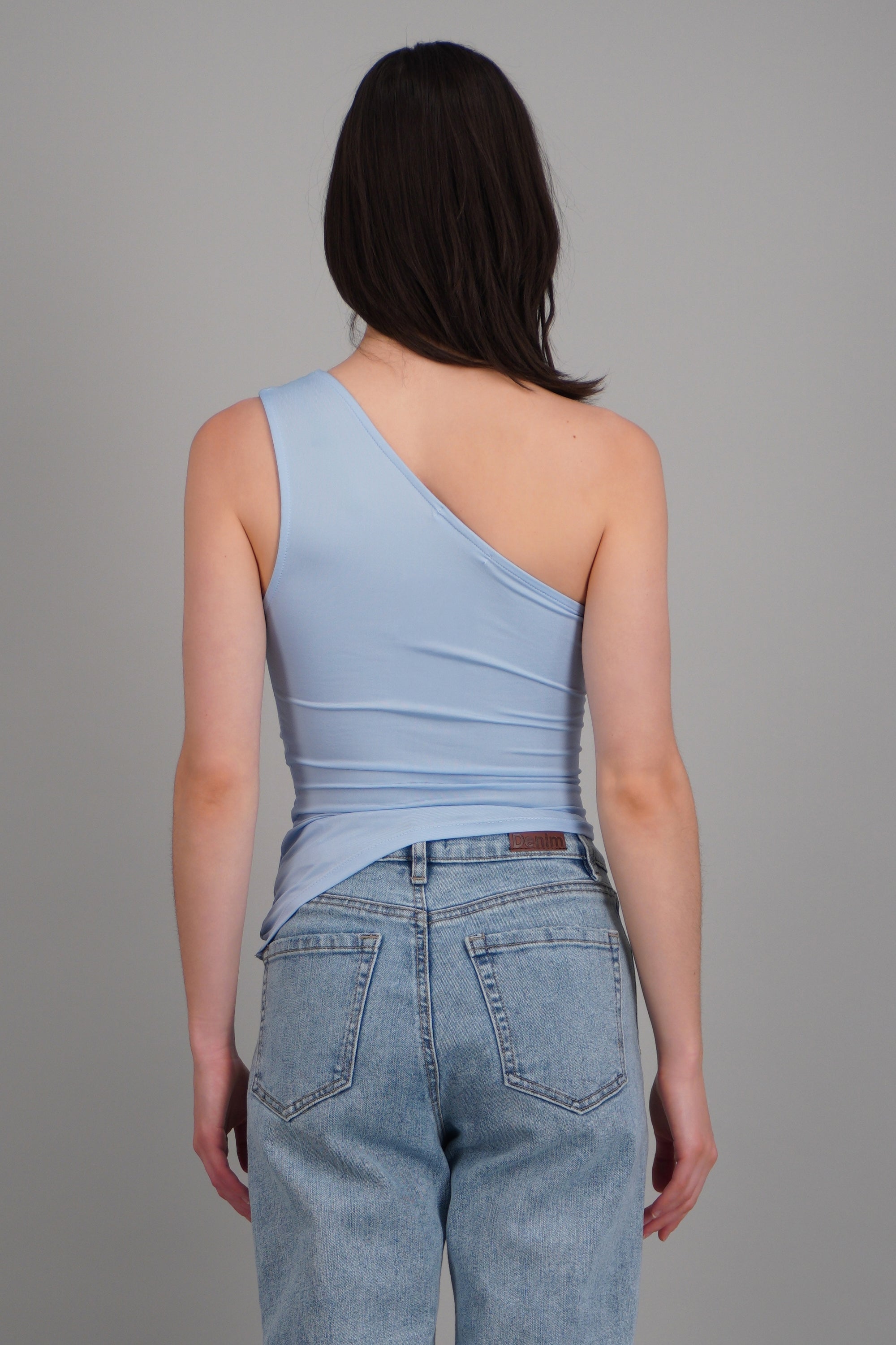 Top one shoulder liso AZUL CIELO