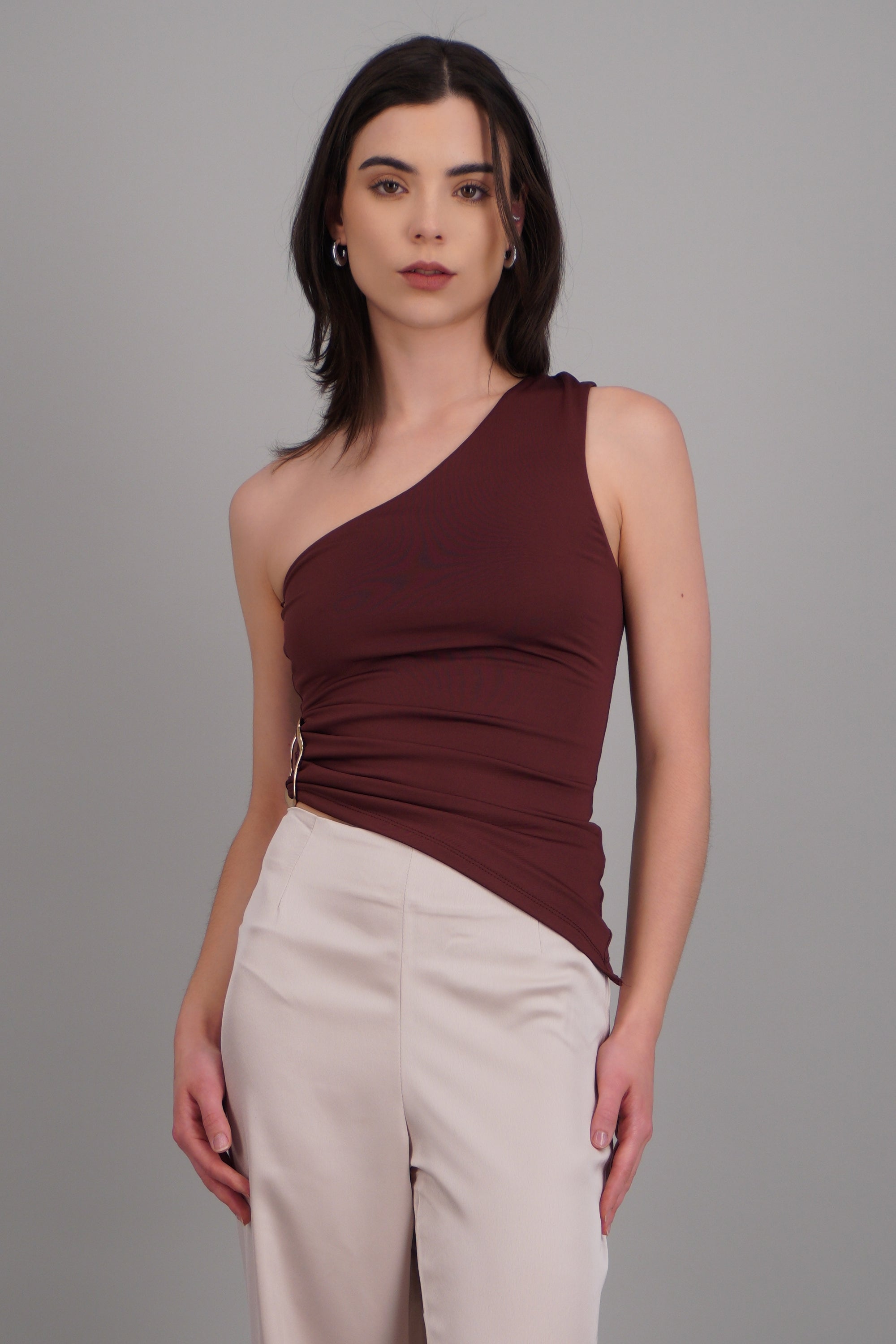 Top one shoulder liso CHOCOLATE