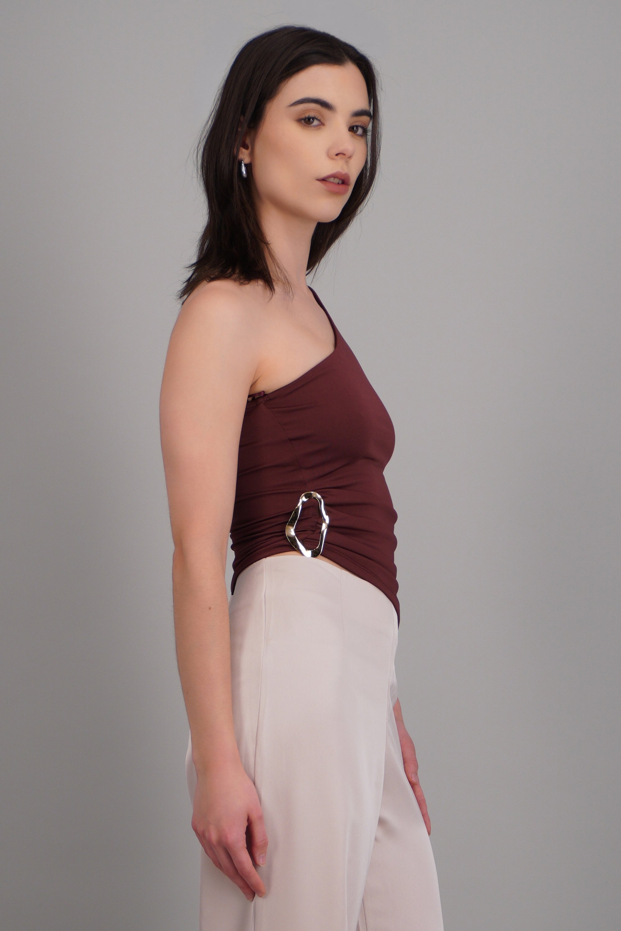 Top one shoulder liso CHOCOLATE