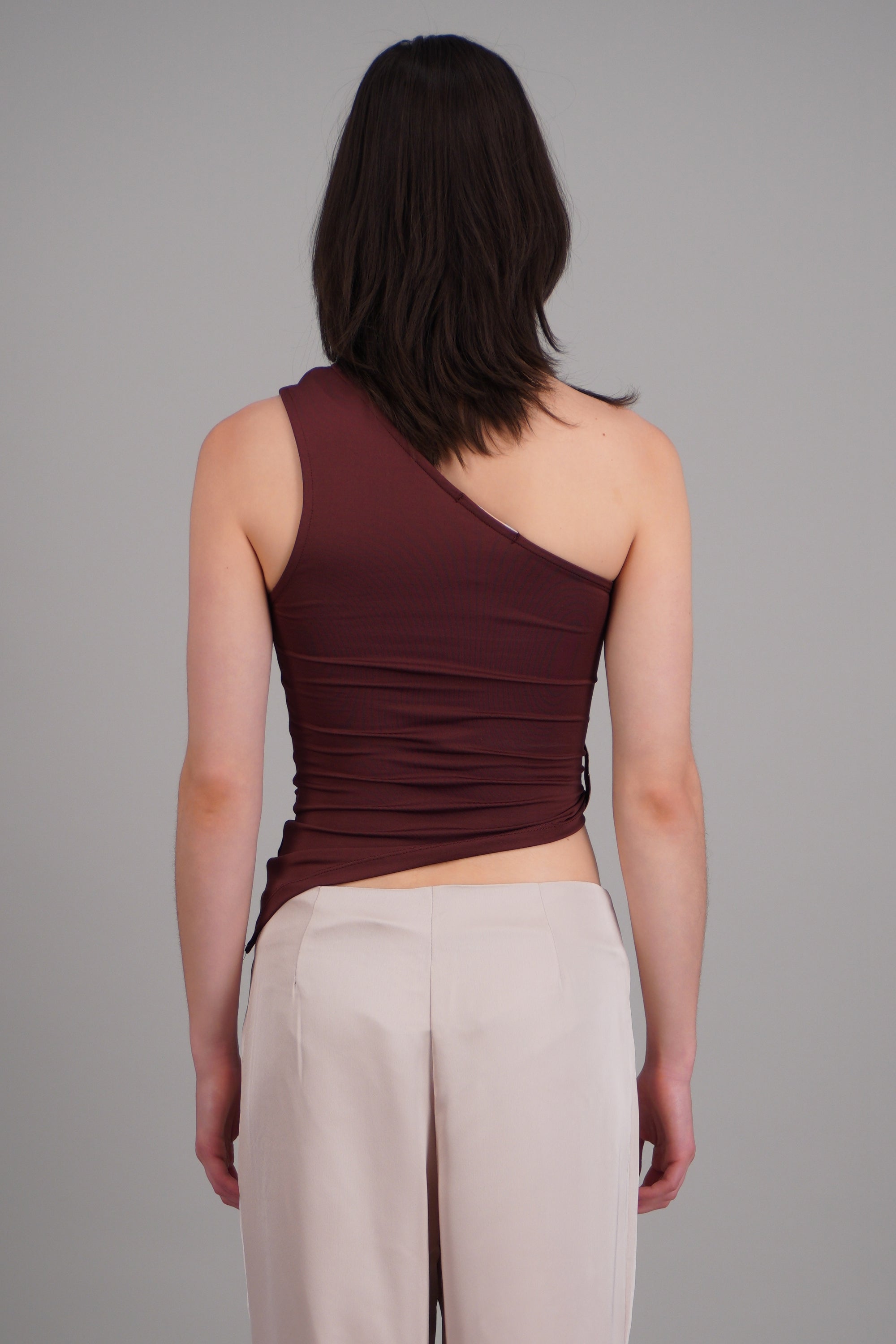 Top one shoulder liso CHOCOLATE